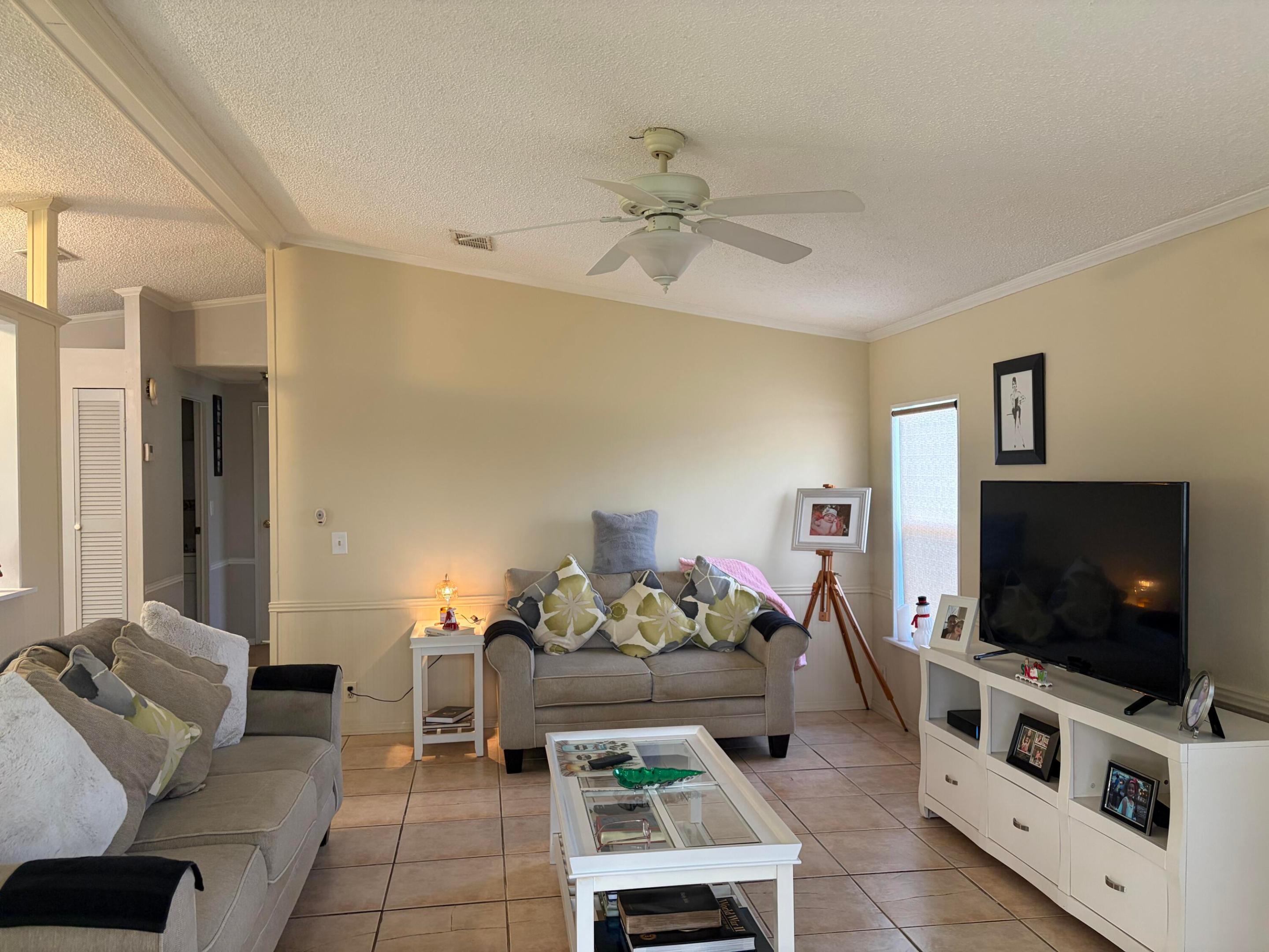 TROPICAL ISLES - Residential