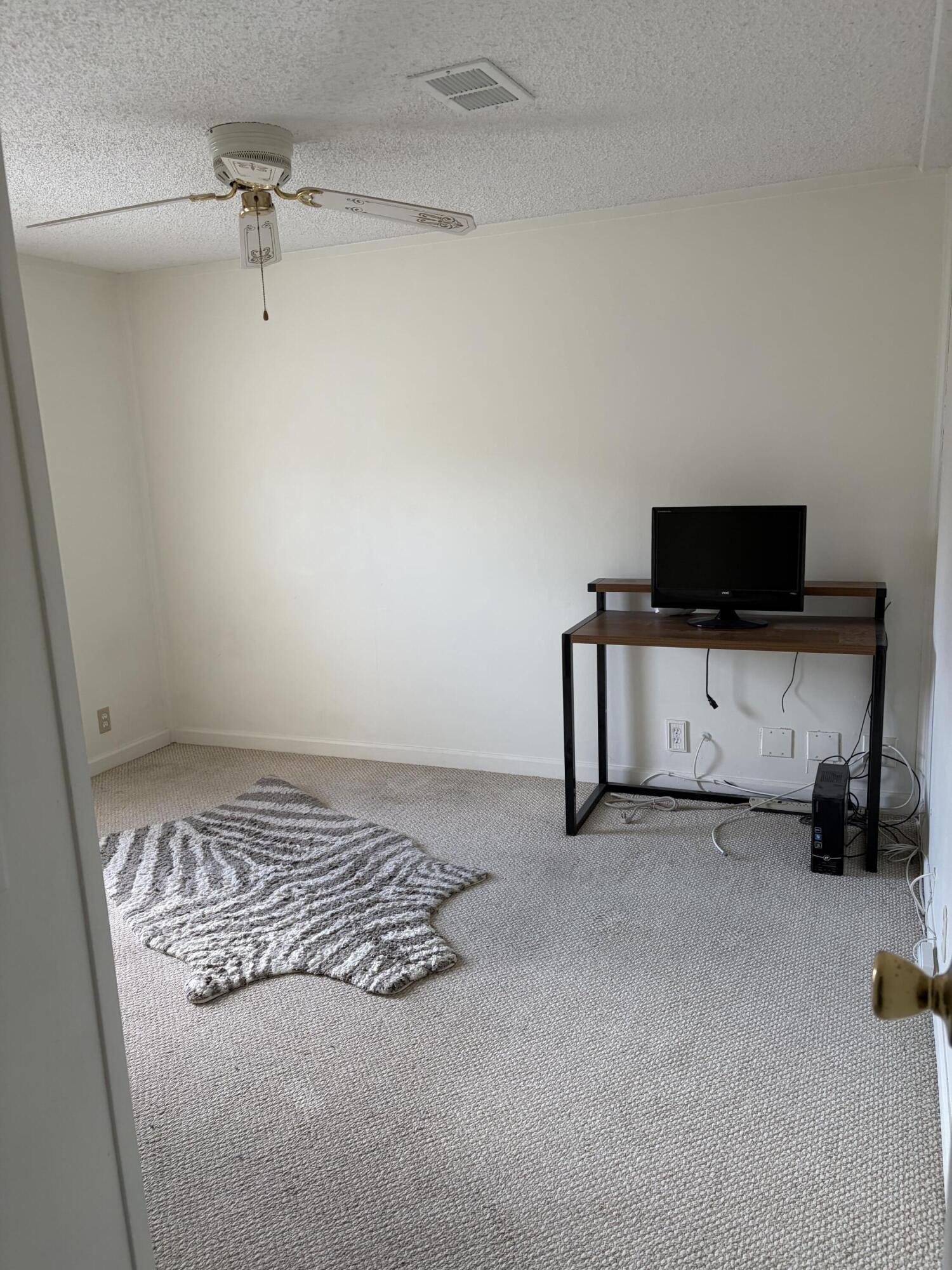 TROPICAL ISLES - Residential