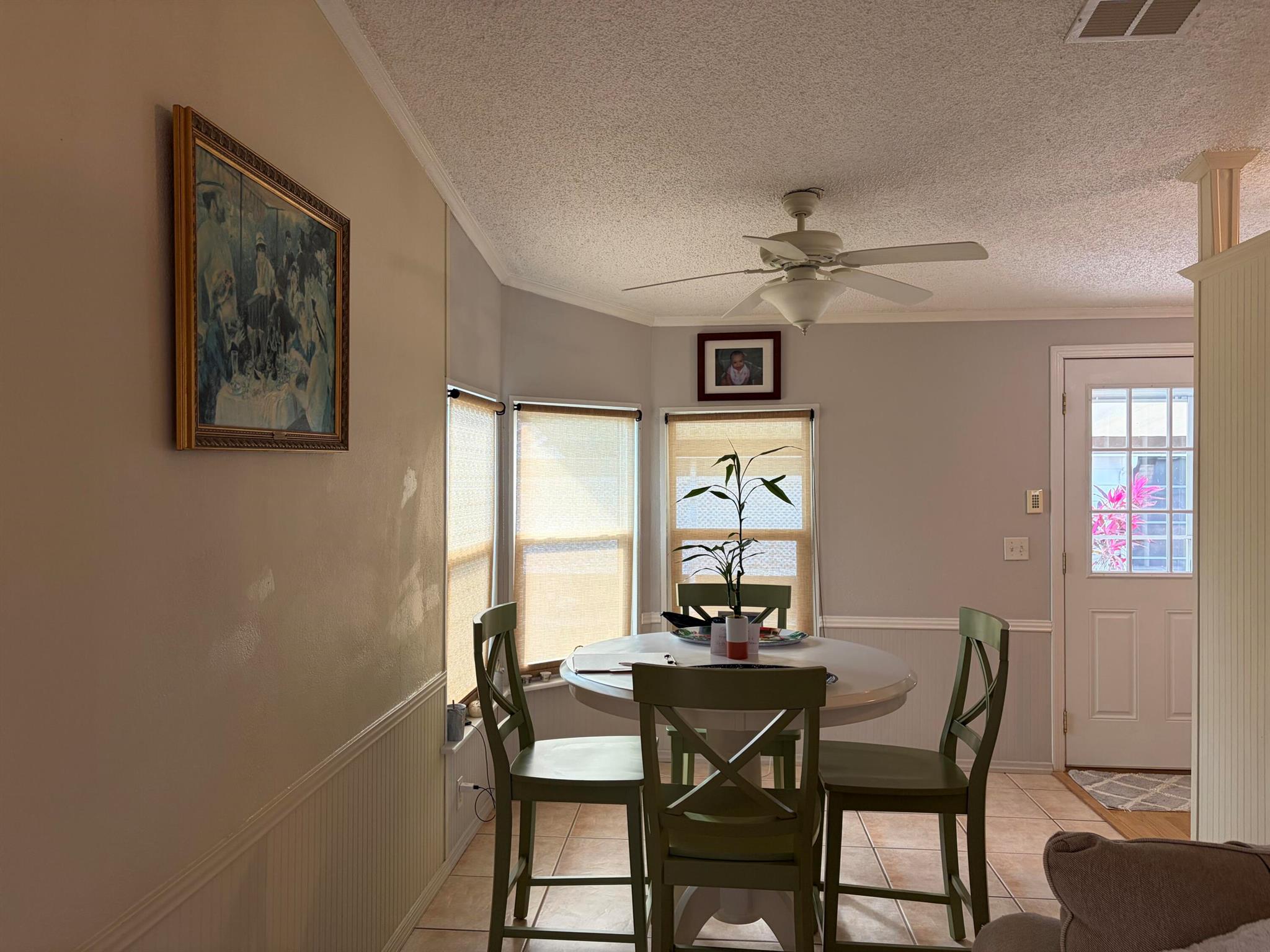 TROPICAL ISLES - Residential