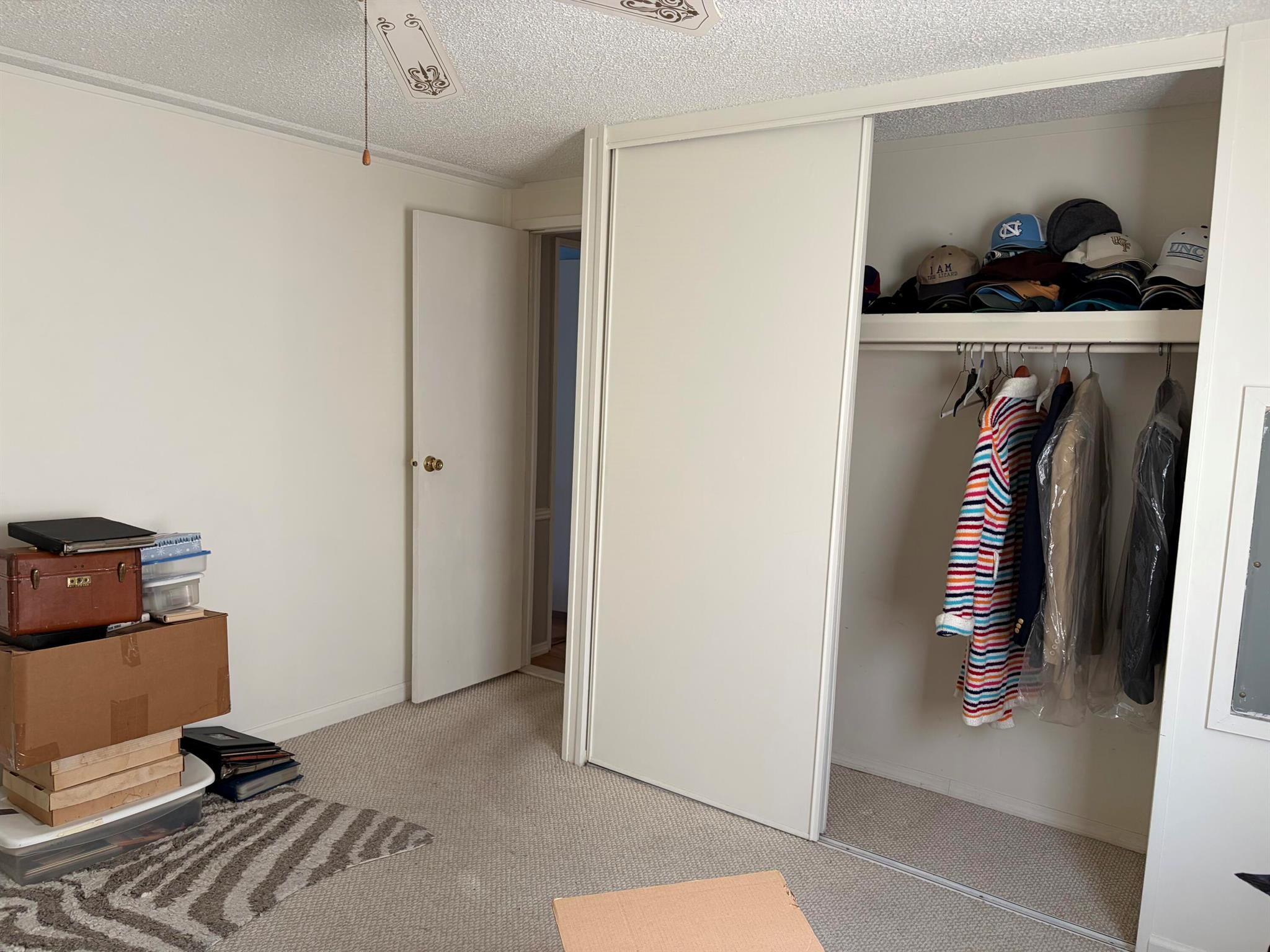 TROPICAL ISLES - Residential