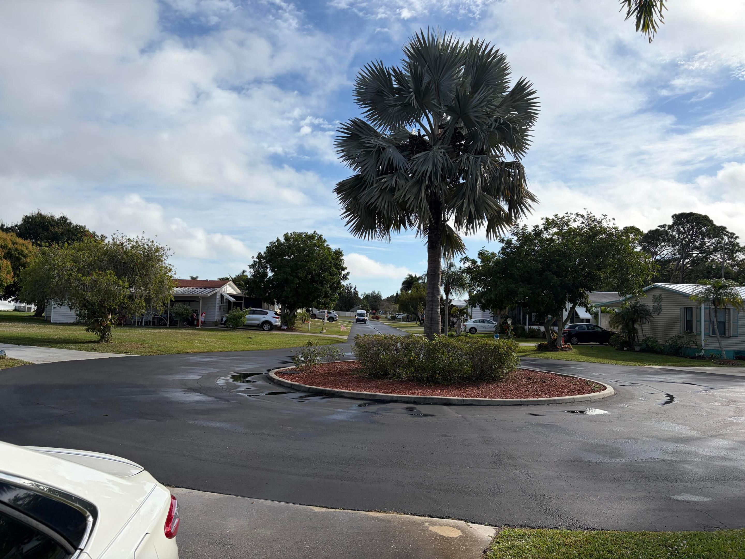 TROPICAL ISLES - Residential