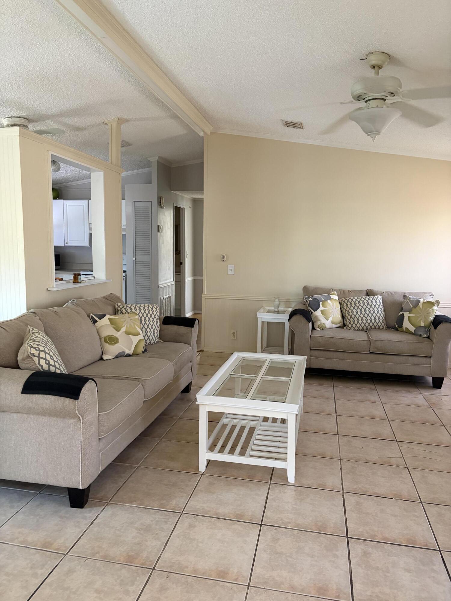 TROPICAL ISLES - Residential