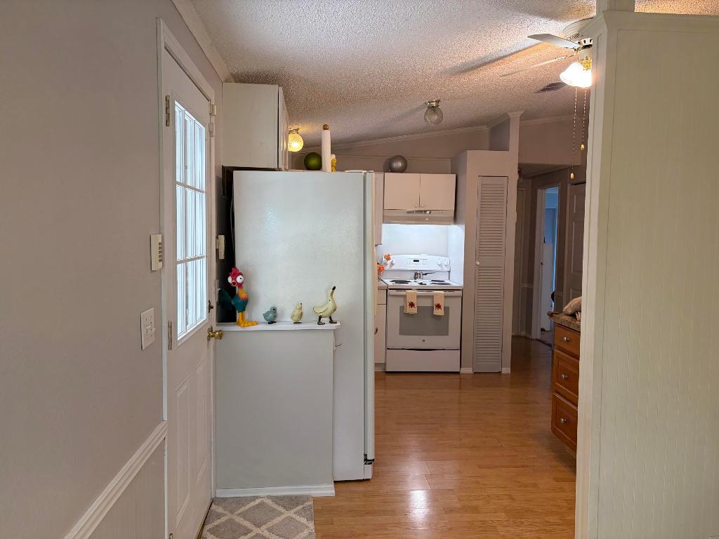 TROPICAL ISLES - Residential