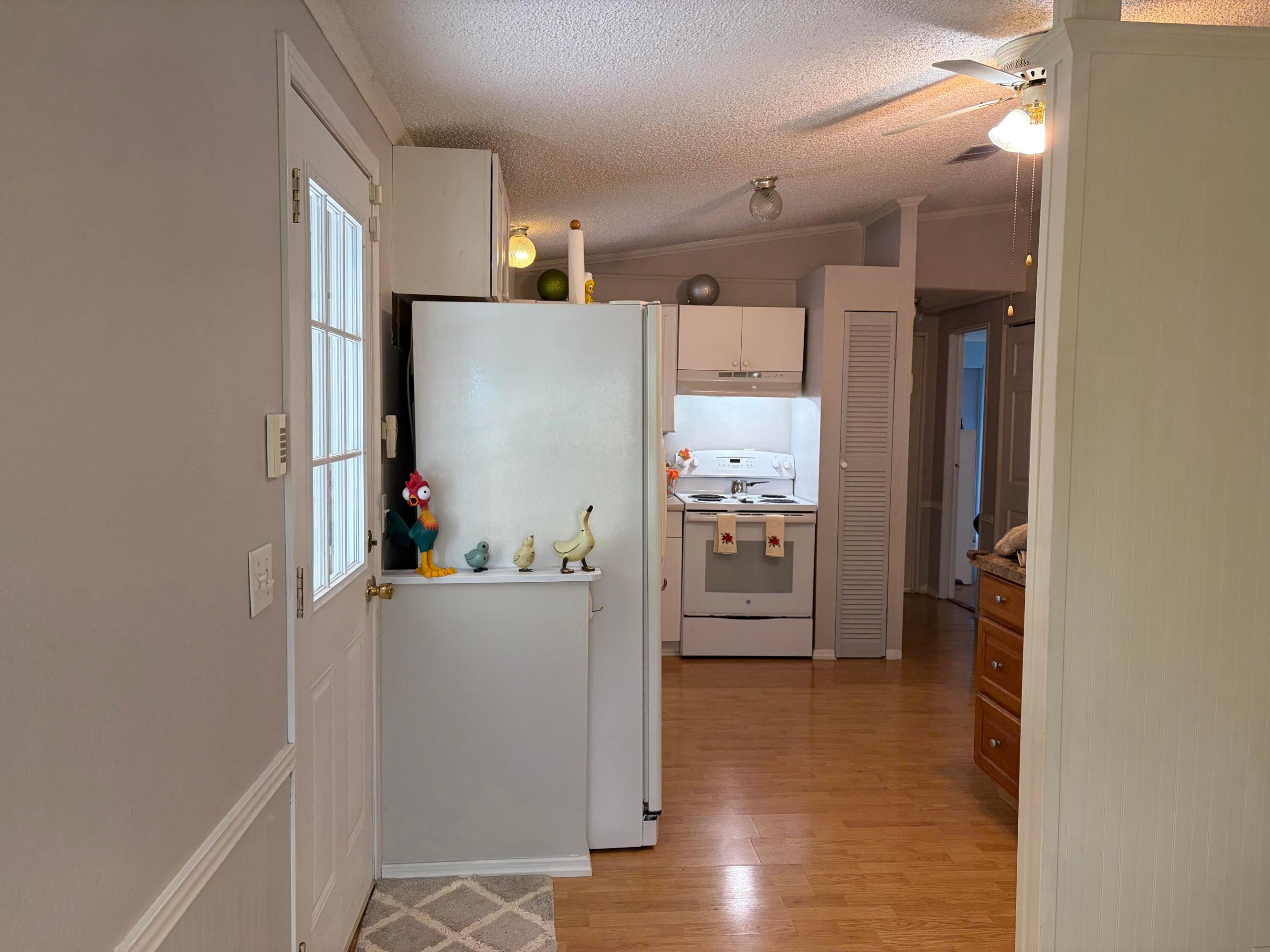 TROPICAL ISLES - Residential