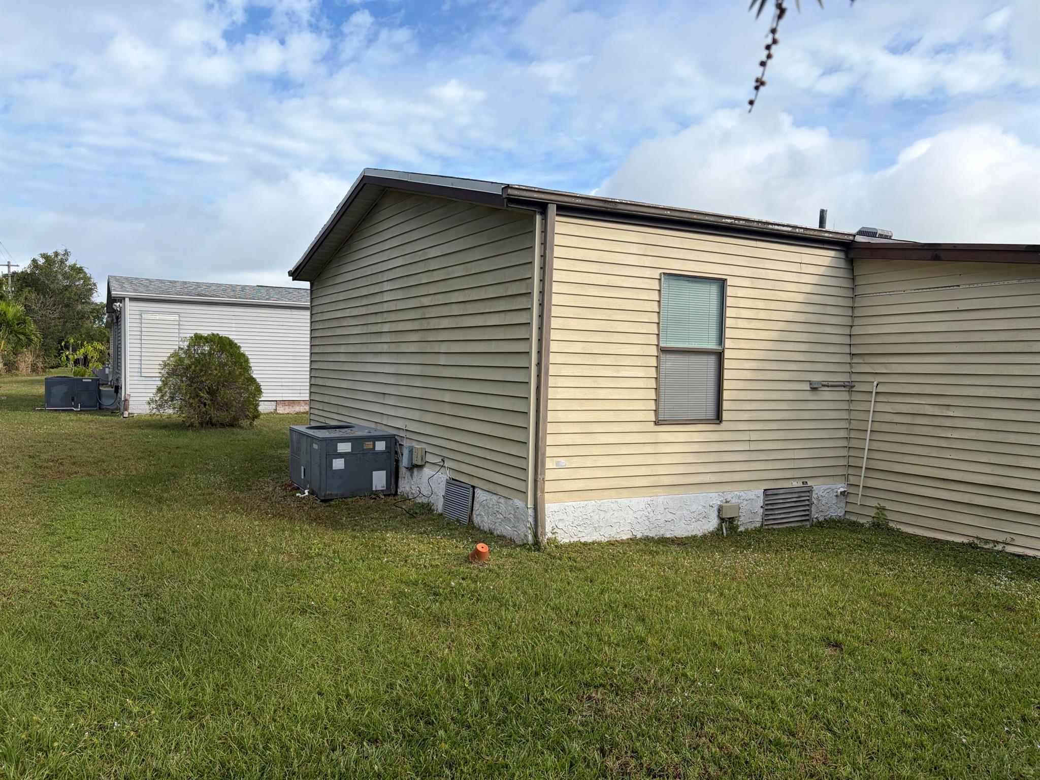 TROPICAL ISLES - Residential