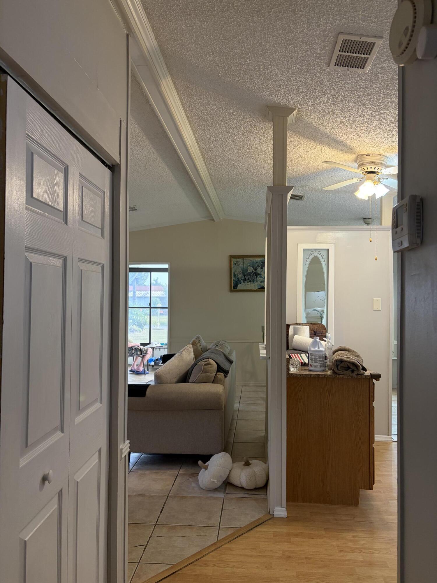 TROPICAL ISLES - Residential