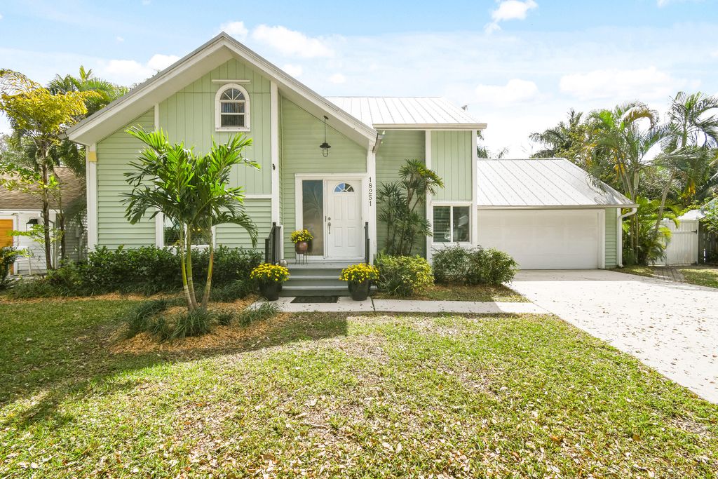 Photo of 18251 Jupiter Landings Drive, Jupiter, FL 33458 (MLS # R10960050)