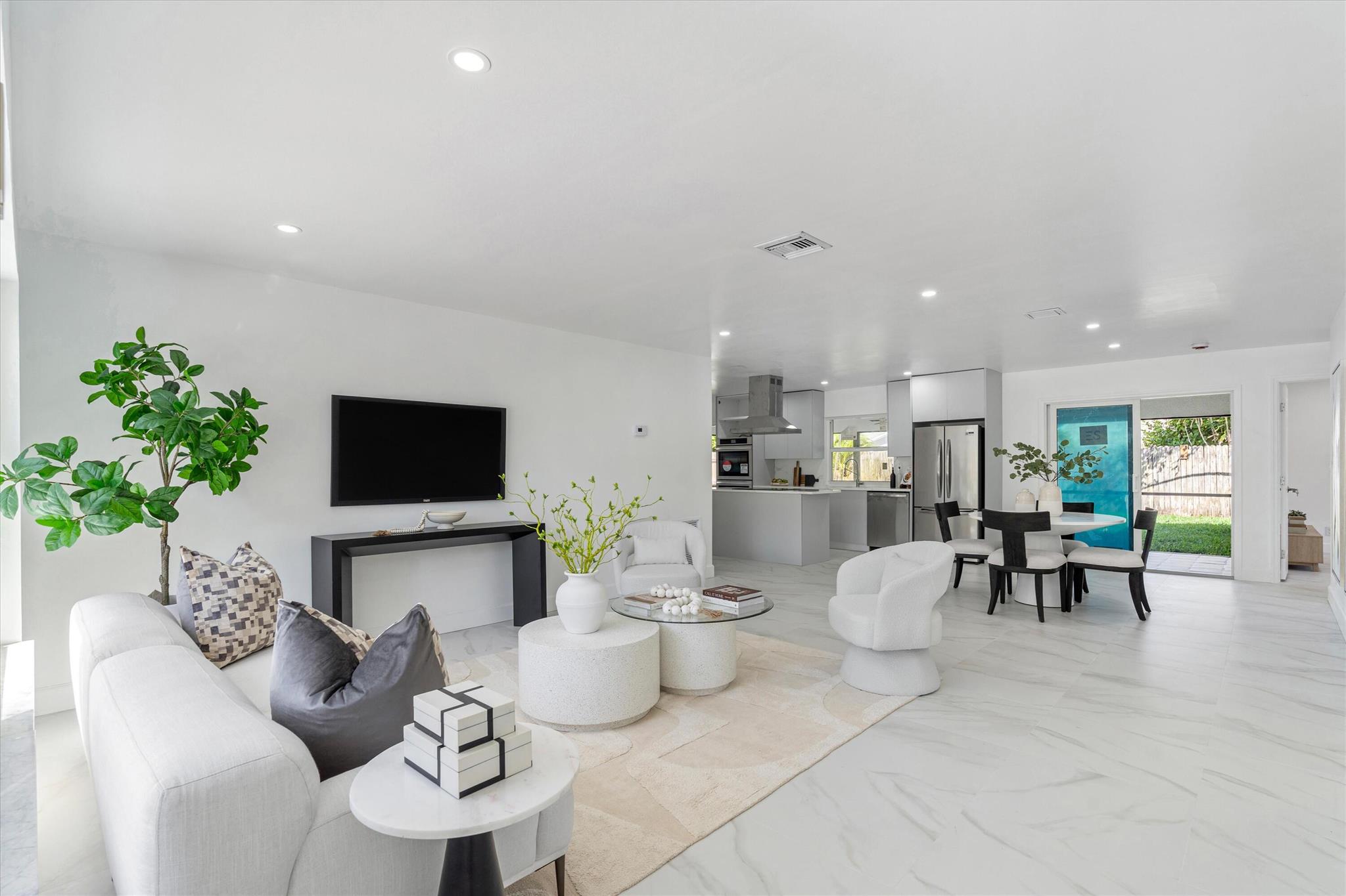 635 Kingbird Circle