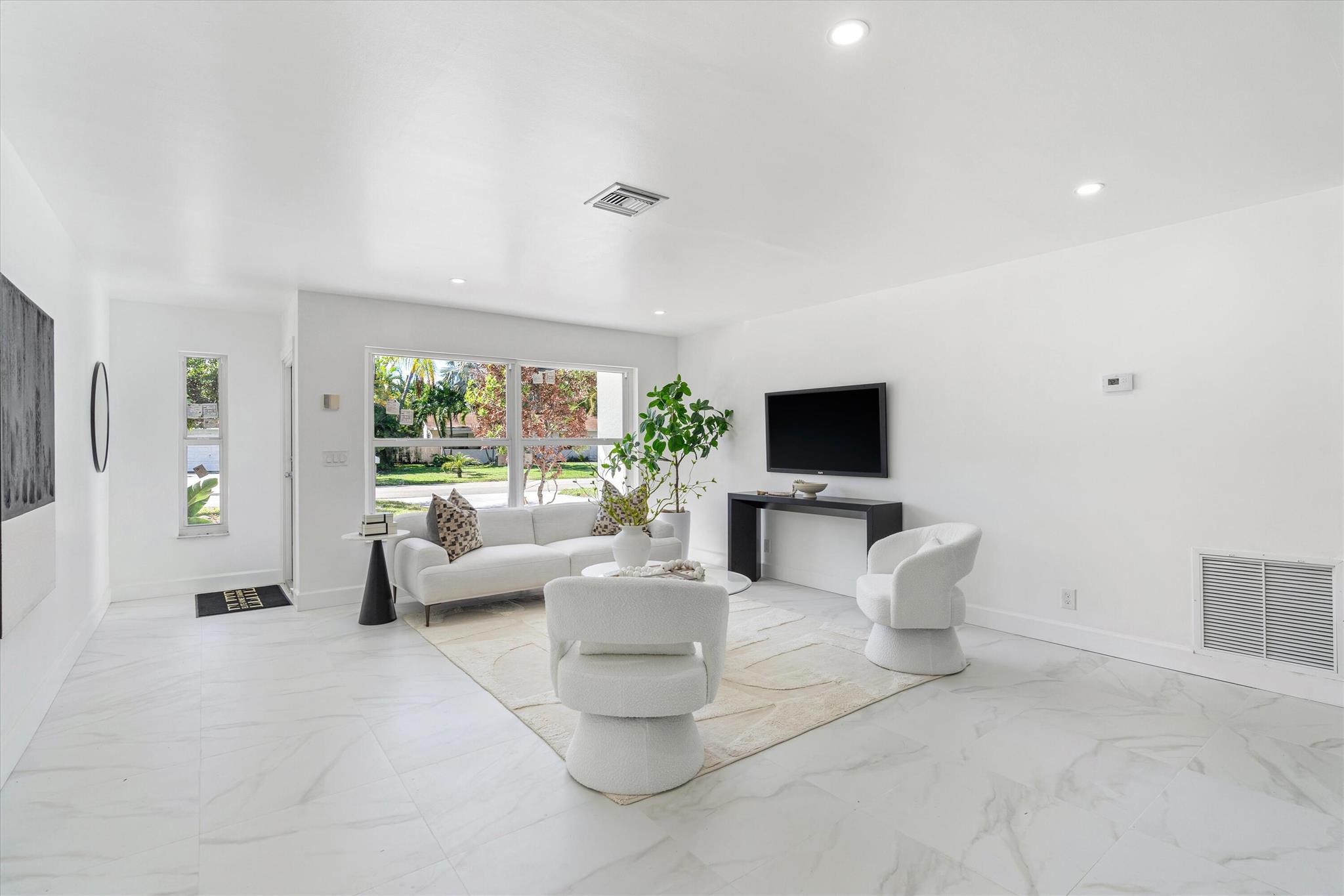 635 Kingbird Circle