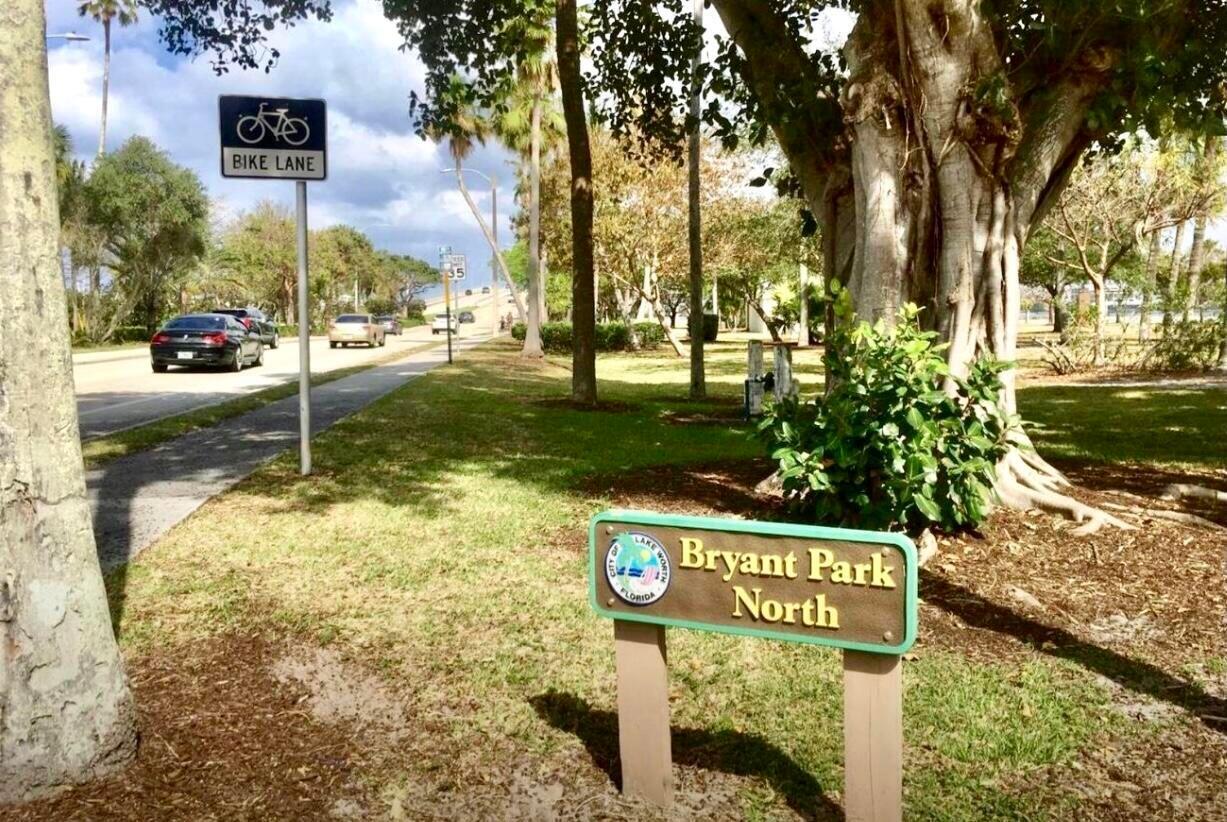 LAKE WORTH TOWN OF - Residential Lease