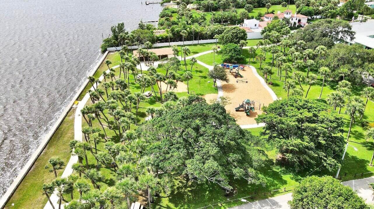 LAKE WORTH TOWN OF - Residential Lease
