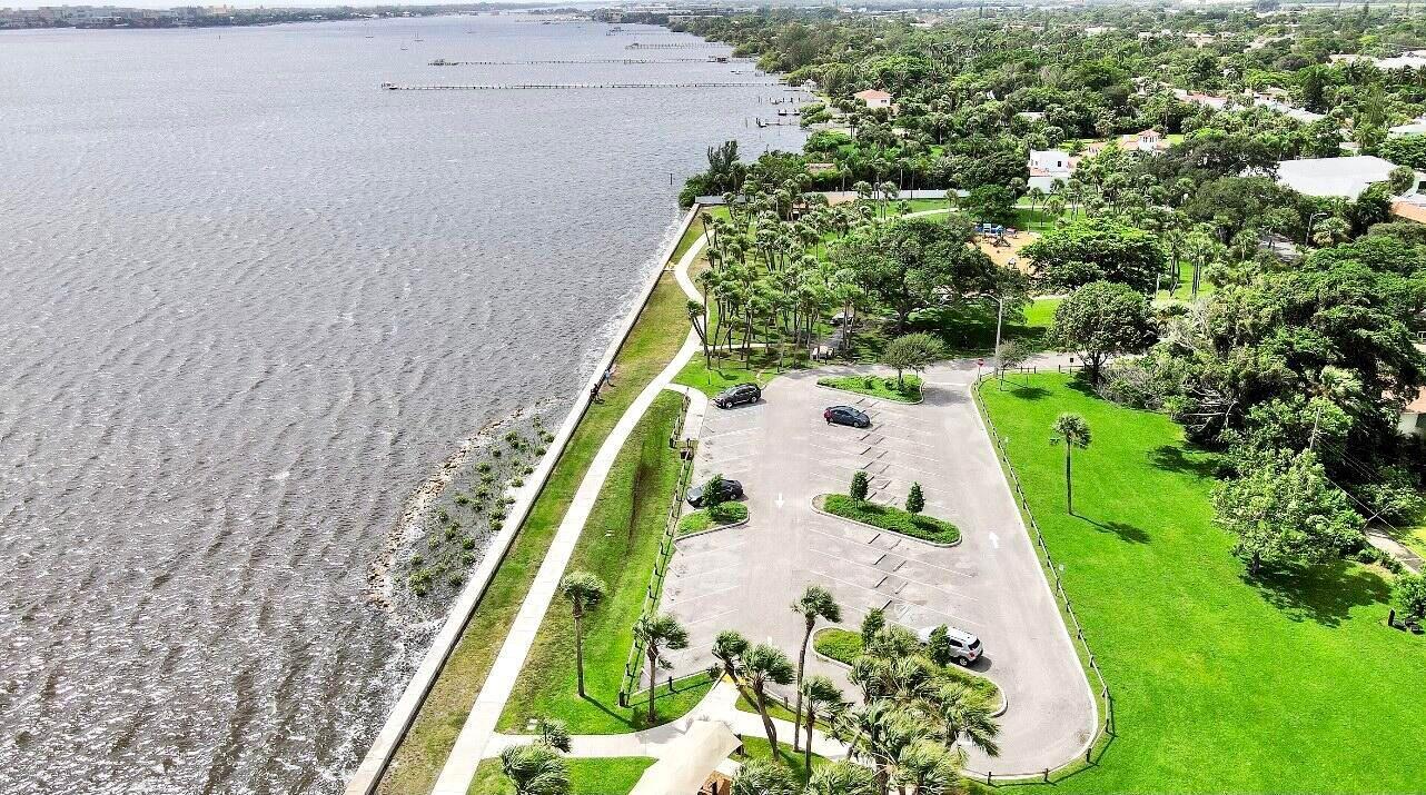 LAKE WORTH TOWN OF - Residential Lease