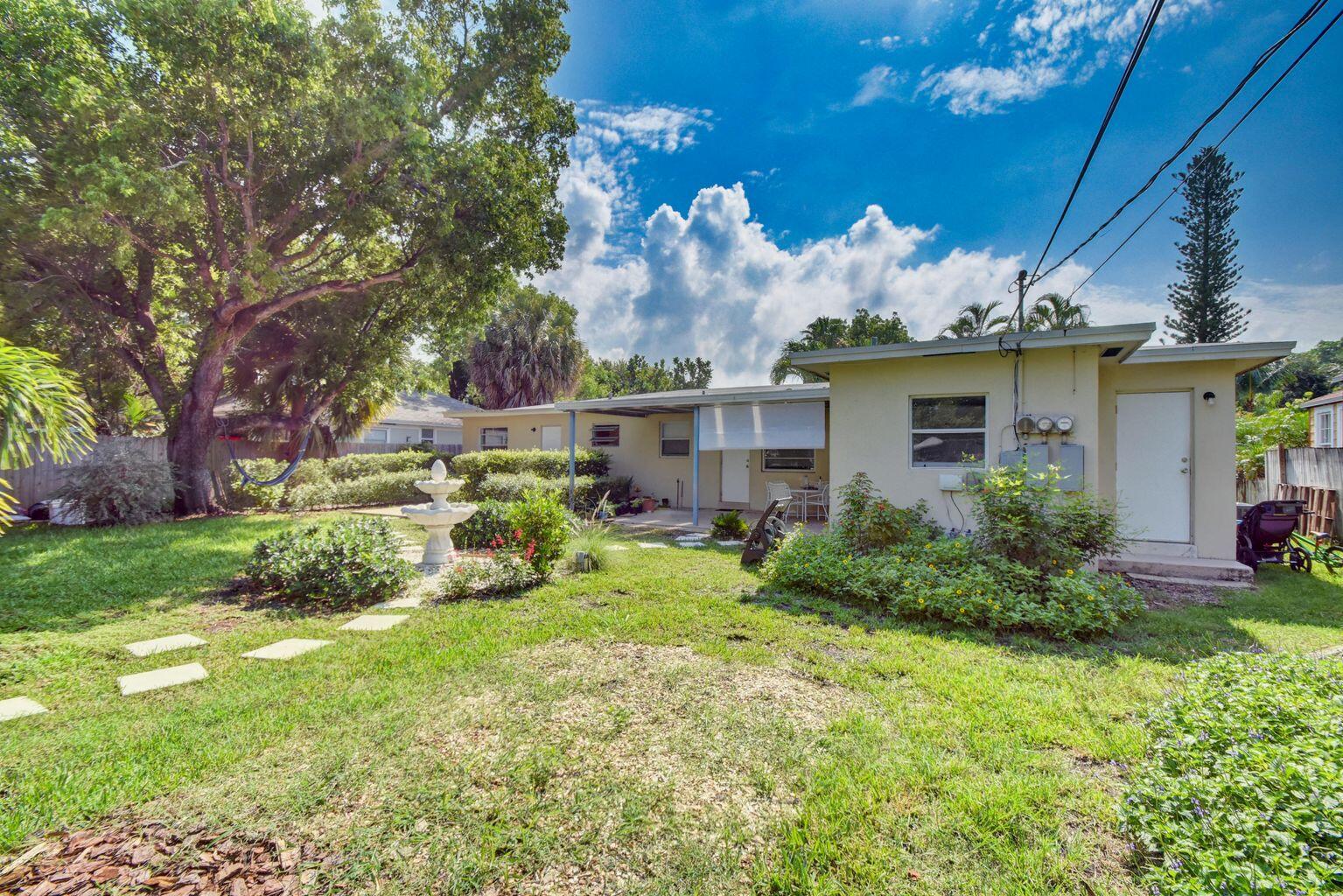 LAKE WORTH TOWN OF - Residential Lease