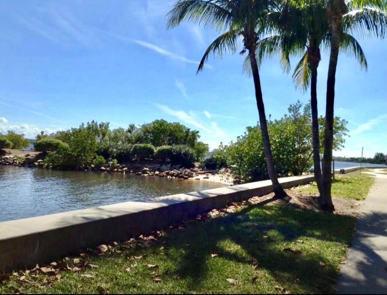 LAKE WORTH TOWN OF - Residential Lease