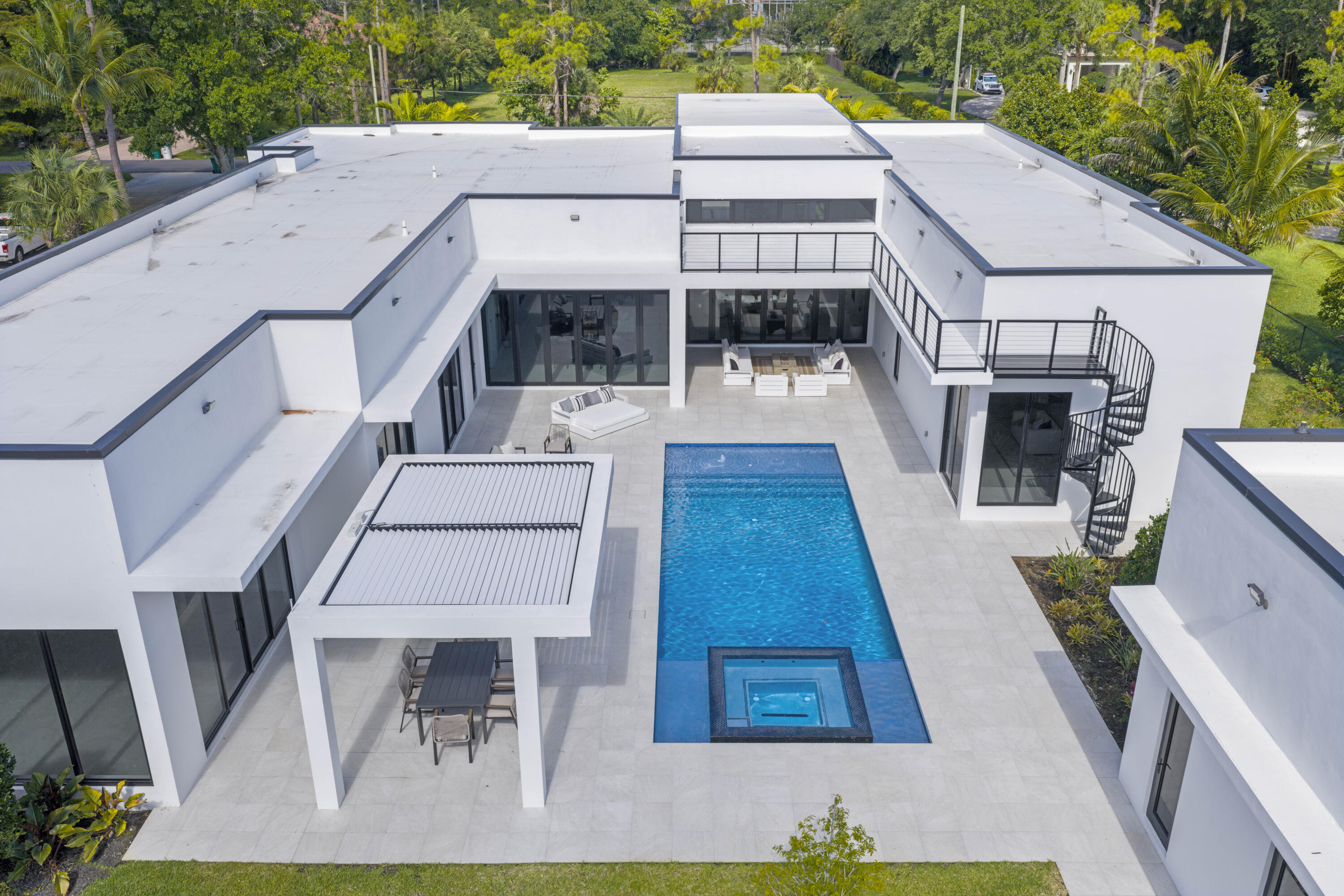 PINE TREE ESTATES - Residential