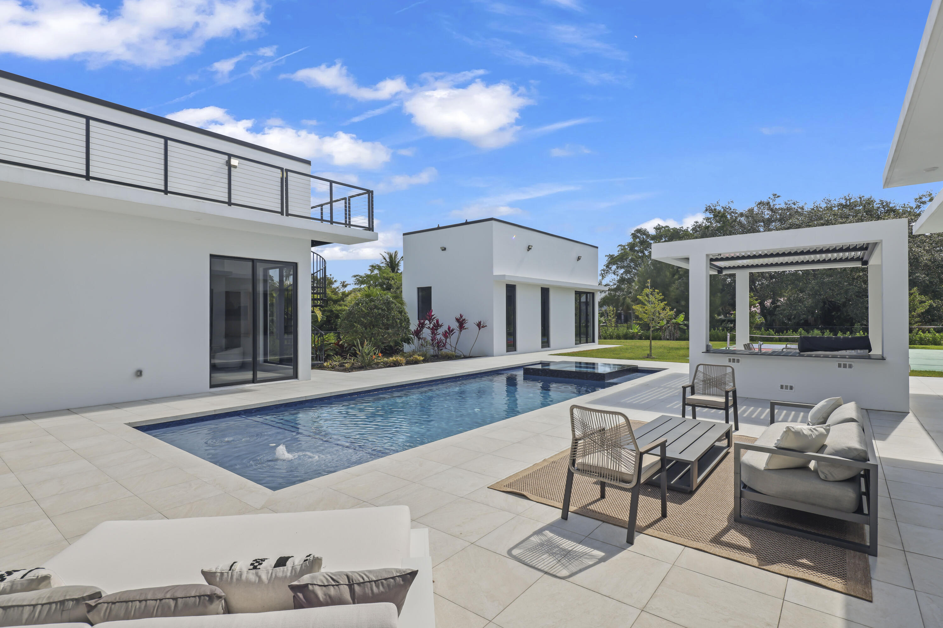 PINE TREE ESTATES - Residential