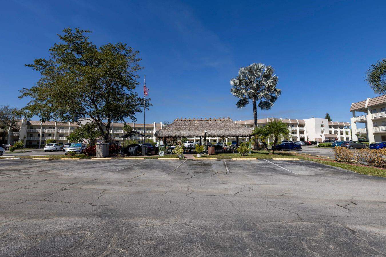 ROYAL PARK GARDENS - Residential