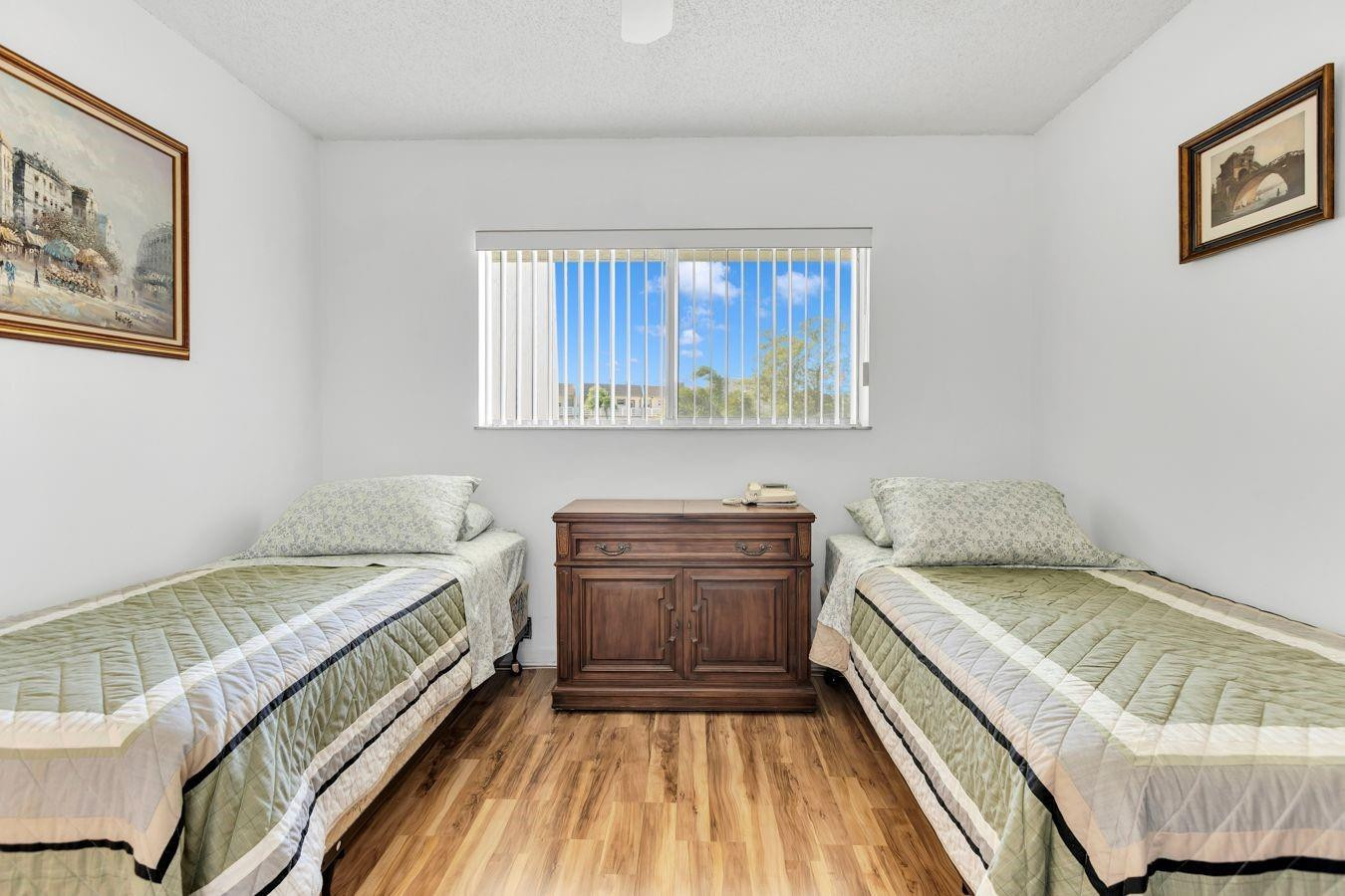 ROYAL PARK GARDENS - Residential