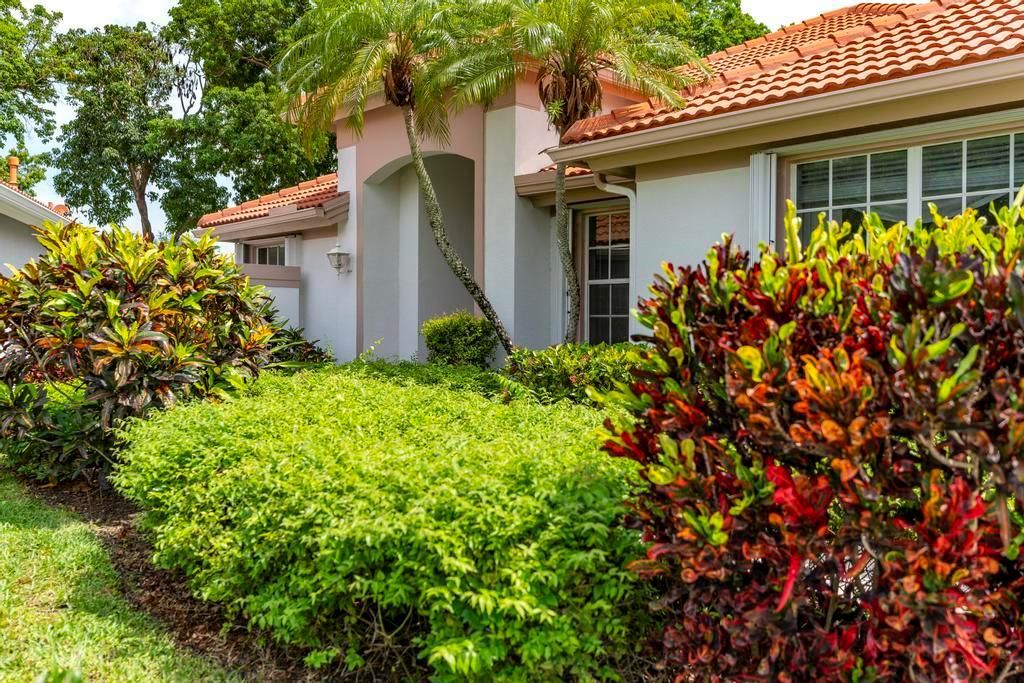 Photo of 256 Eagleton Estates Boulevard, Palm Beach Gardens, FL 33418 (MLS # R11096827)