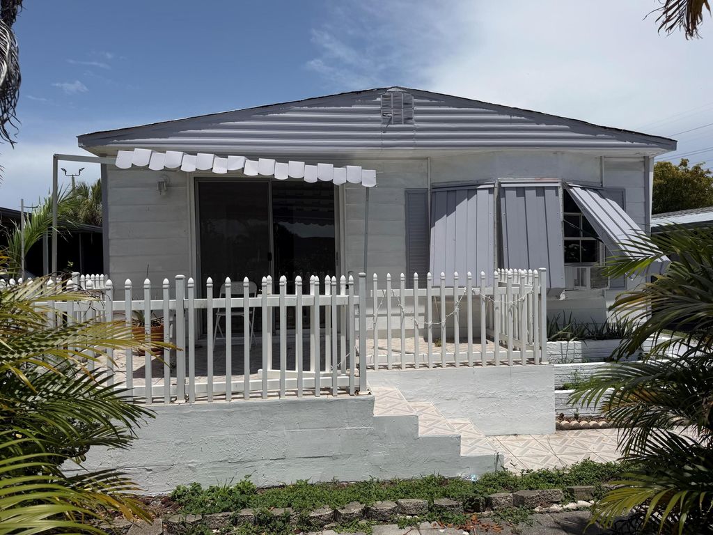 Photo of 5300 SW 22nd Avenue, Dania Beach, FL 33312 (MLS # B26047086)