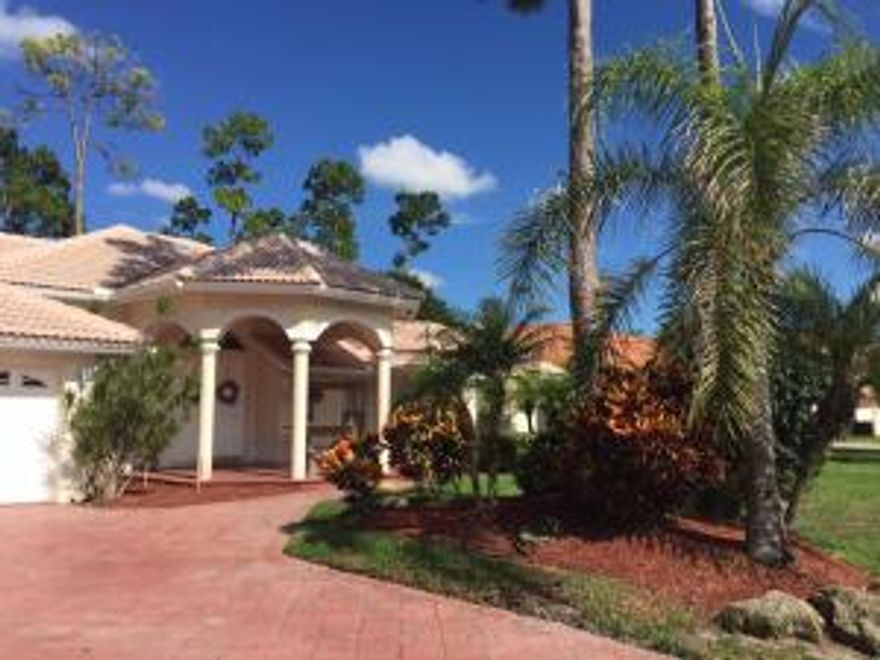 BEATIFULLY FURNISHED HOME WITH SCREENED POOL. GATE COMMUNITY ON GOLF COURSE.TILE THRUOUT LIVING AREAS. GRANITE COUNTERTOPS. STAINLESS STEEL APPLIANCES.EXCELENT LOCATION