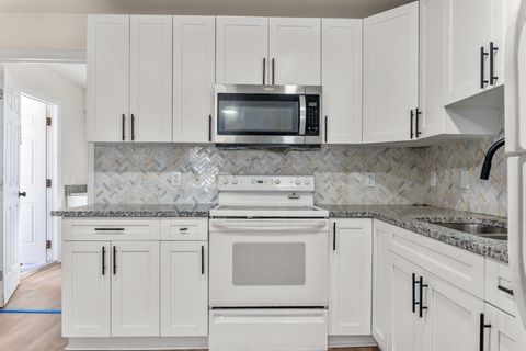 25 Cypress St Fort Myers FL 33903