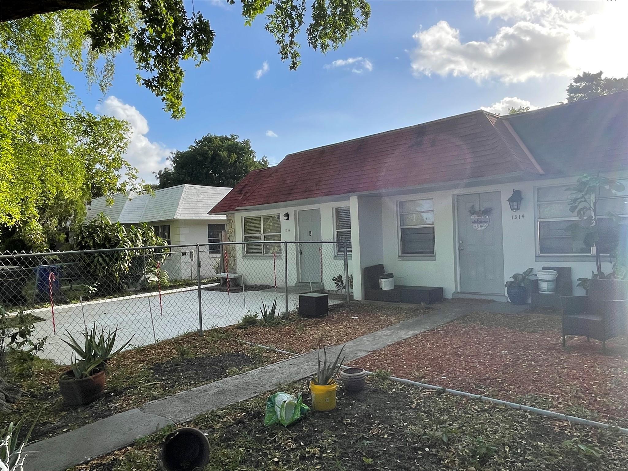 Great Investment property in east Ft Lauderdale. 2 Spacious units with 2 different folio numbers - Separate water and electric meters. Each unit features 3 bedroom 1.5 bathroom, walk-in closet, central AC, Laundry room includes washer and dryer, 2 parking spots and private back/front yard. Good monthly income with room for the rent to growth and tenants pays all the utilities. Close to schools,shopping,beach & Downtown Fort Lauderdale. Please do not disturb the tenants.