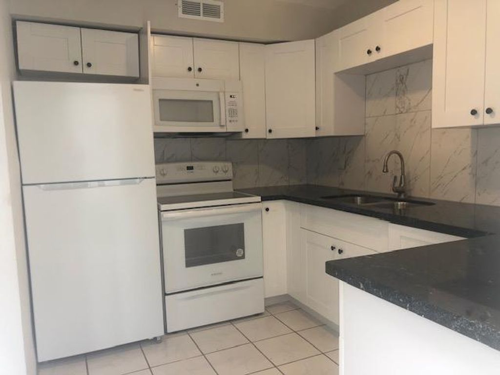 Photo of 5317 NW 18th St #2B, Fort Lauderdale, FL 33313 (MLS # F10534579)