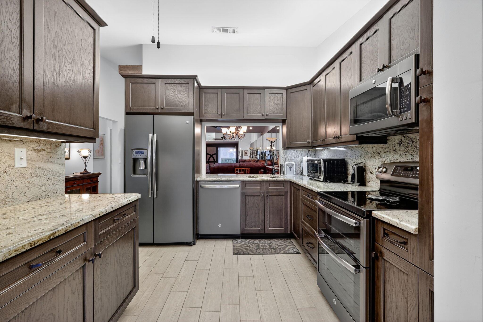 PINE RIDGE NORTH I COND D - Residential
