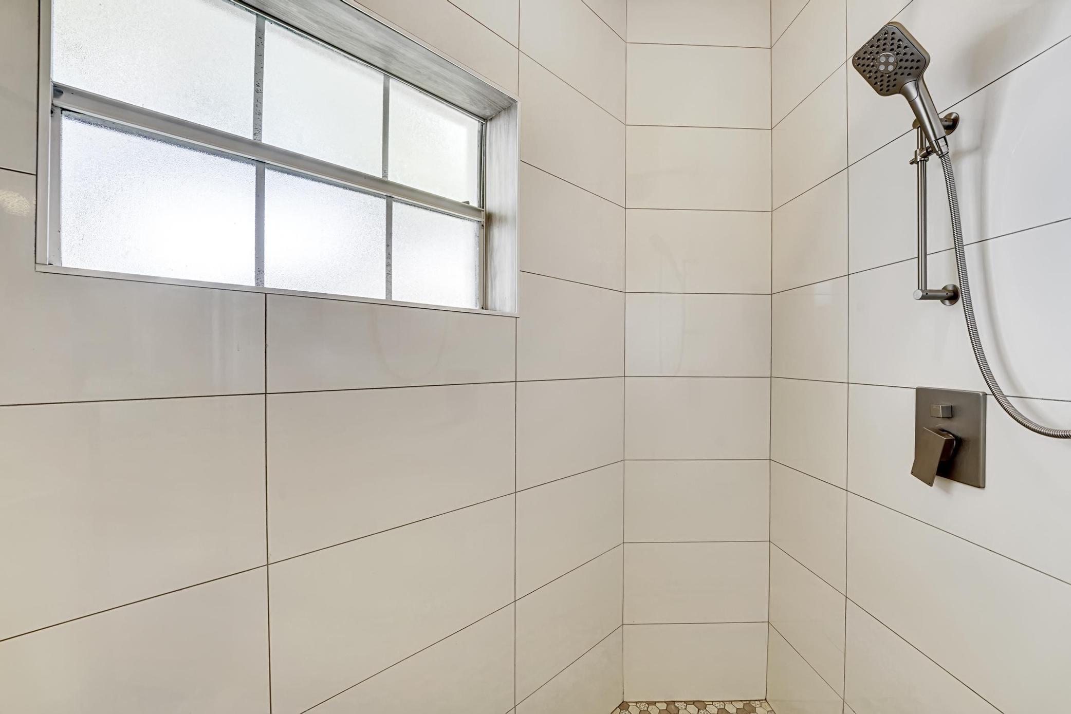 PLUM AT BOCA POINTE CONDOS ONE THRU 15 FILED IN OR - Residential Lease