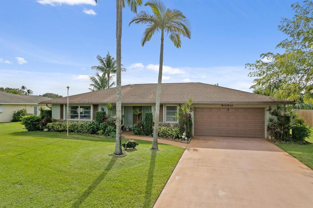 Photo of 4540 Palo Verde Drive, Boynton Beach, FL 33436 (MLS # R11146669)