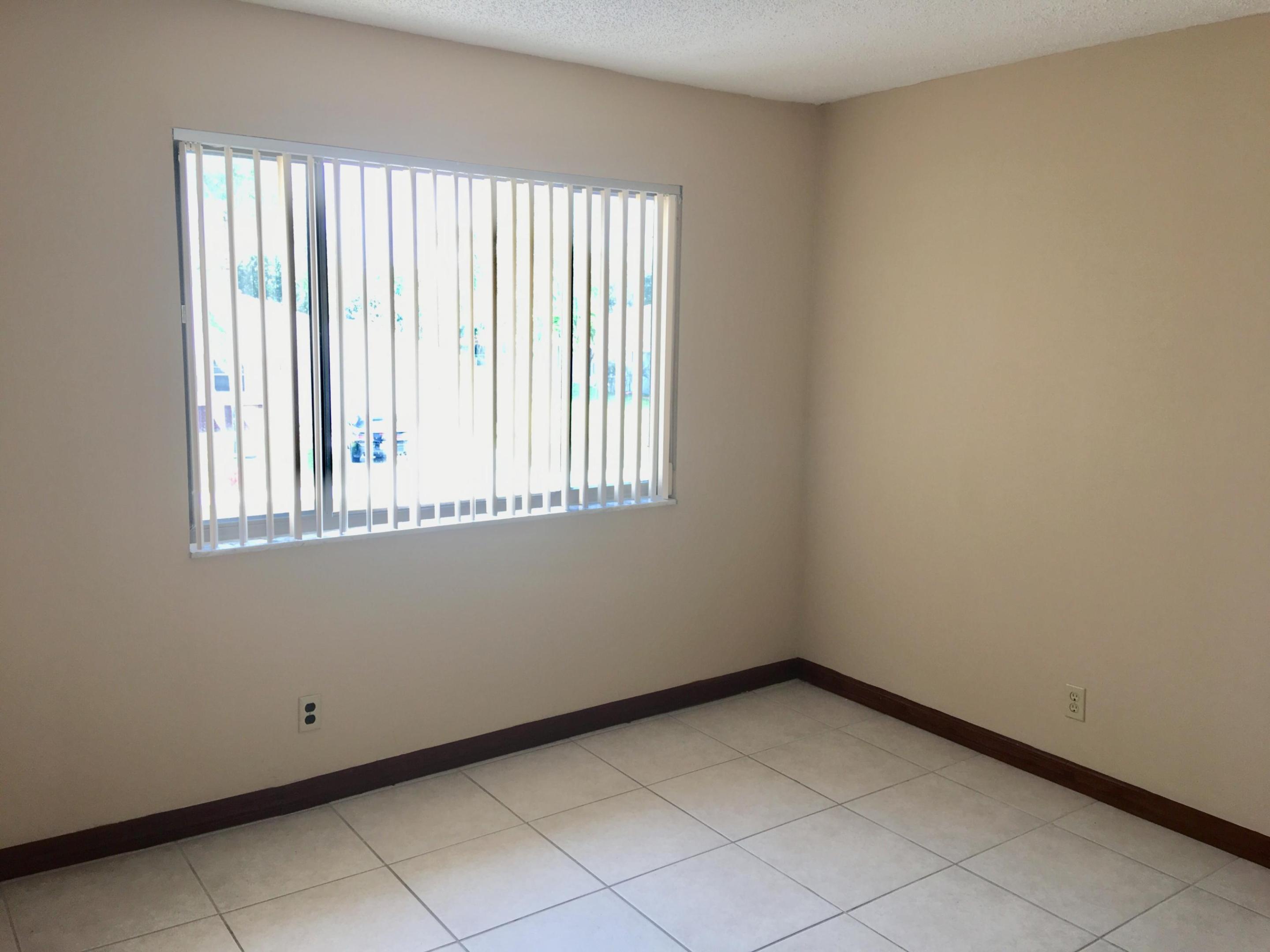 ROYAL VILLAGE TOWNHOUSES CONDO - Residential Lease