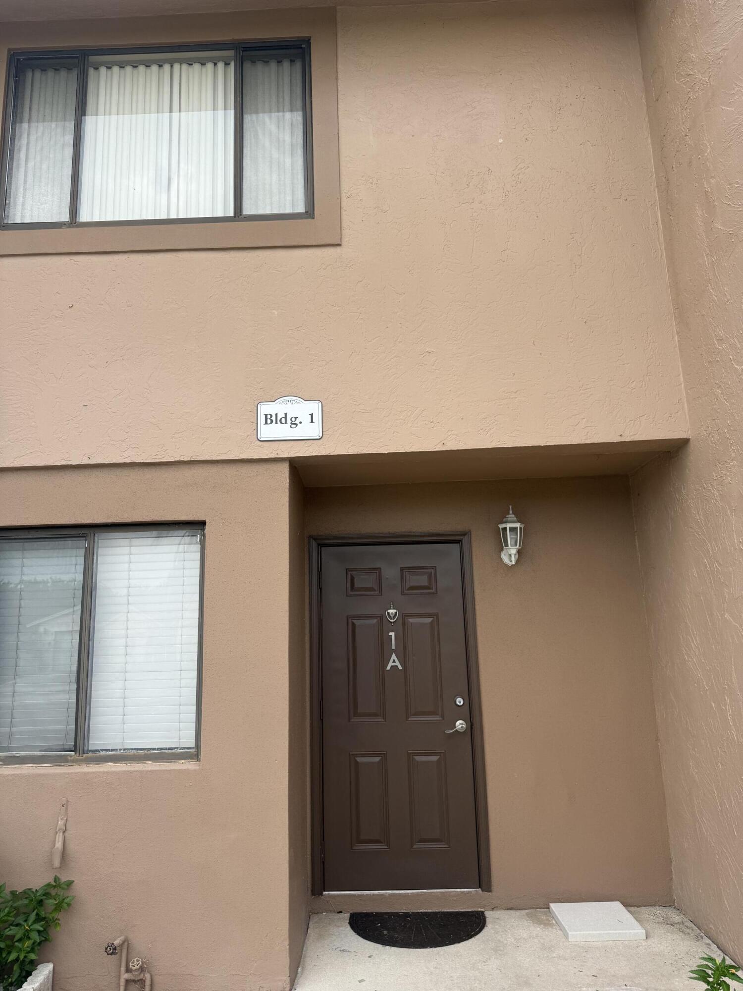 ROYAL VILLAGE TOWNHOUSES CONDO - Residential Lease
