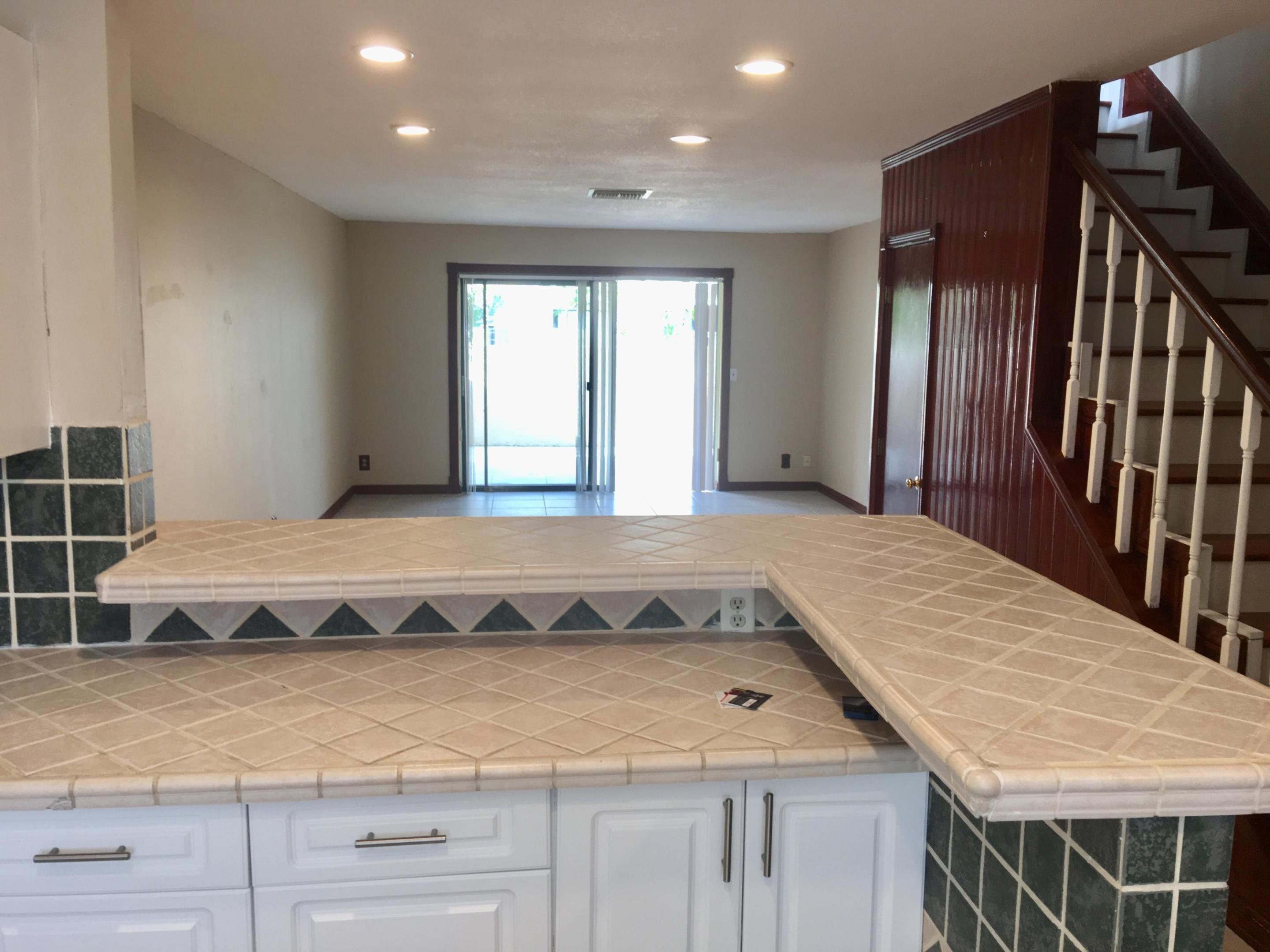 ROYAL VILLAGE TOWNHOUSES CONDO - Residential Lease