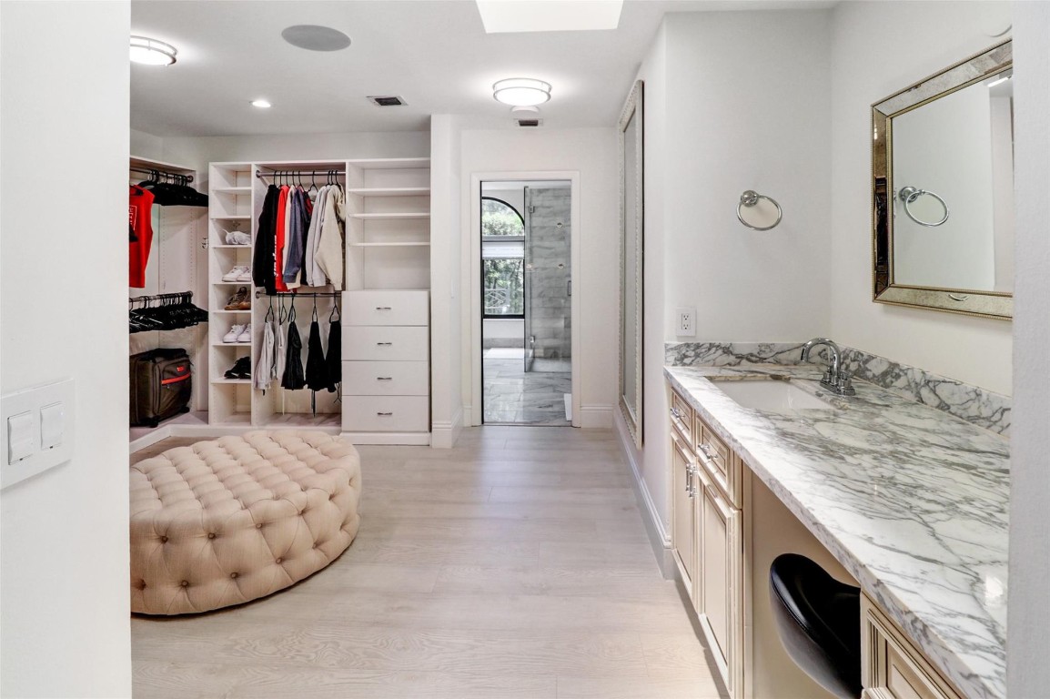 Pine Ridge 112-37 B - Residential