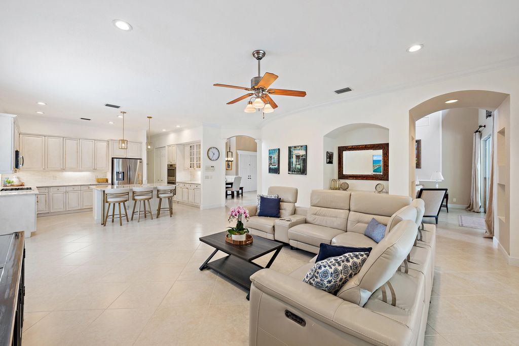 Photo of 141 Sedona Way, Palm Beach Gardens, FL 33418 (MLS # B26033104)
