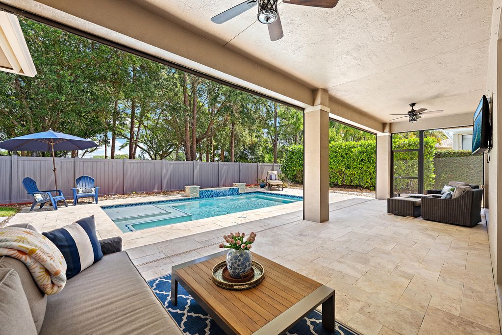 Photo of 141 Sedona Way, Palm Beach Gardens, FL 33418 (MLS # B26033104)