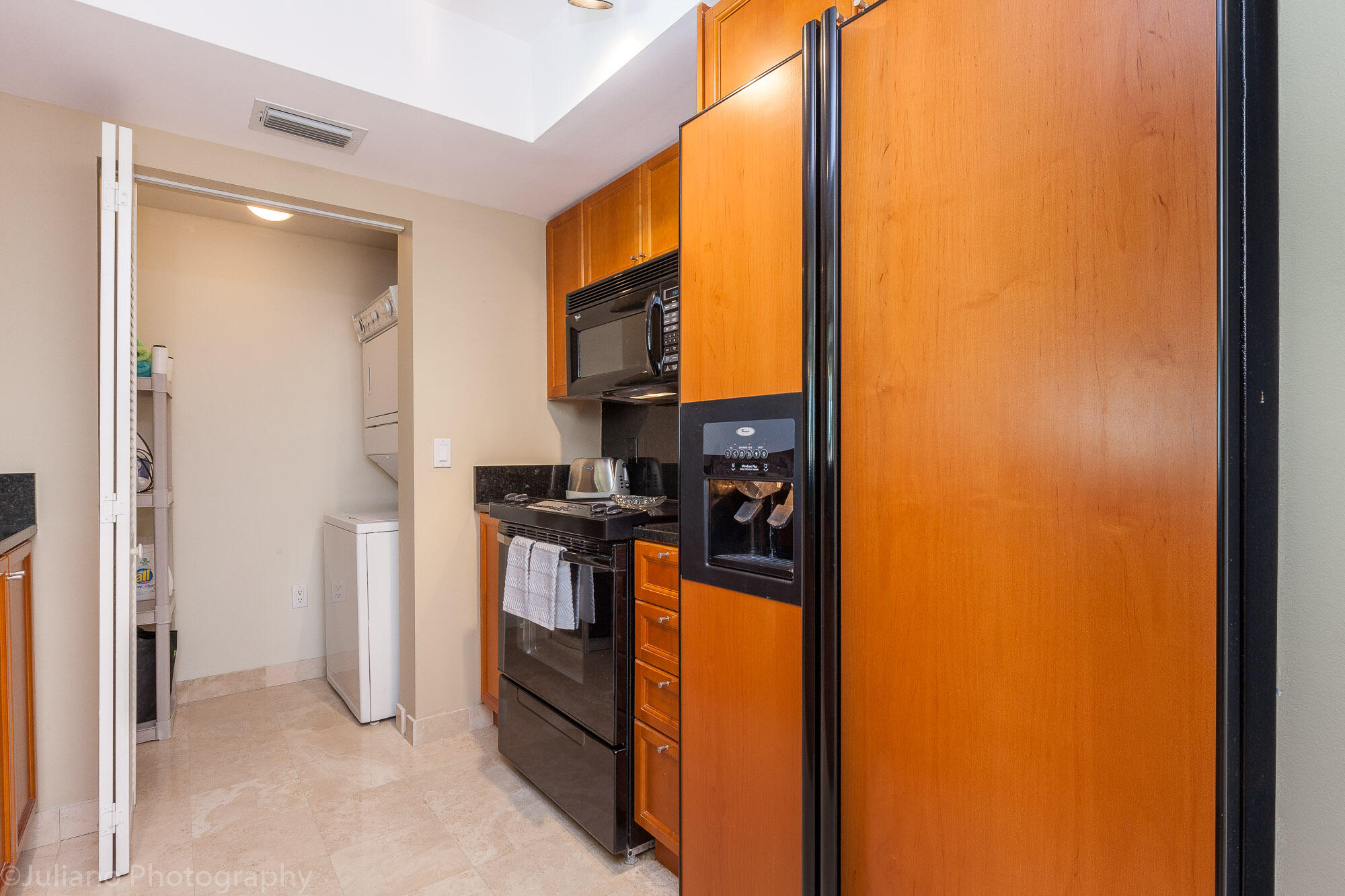 PALMETTO PLACE CONDO - Residential Lease