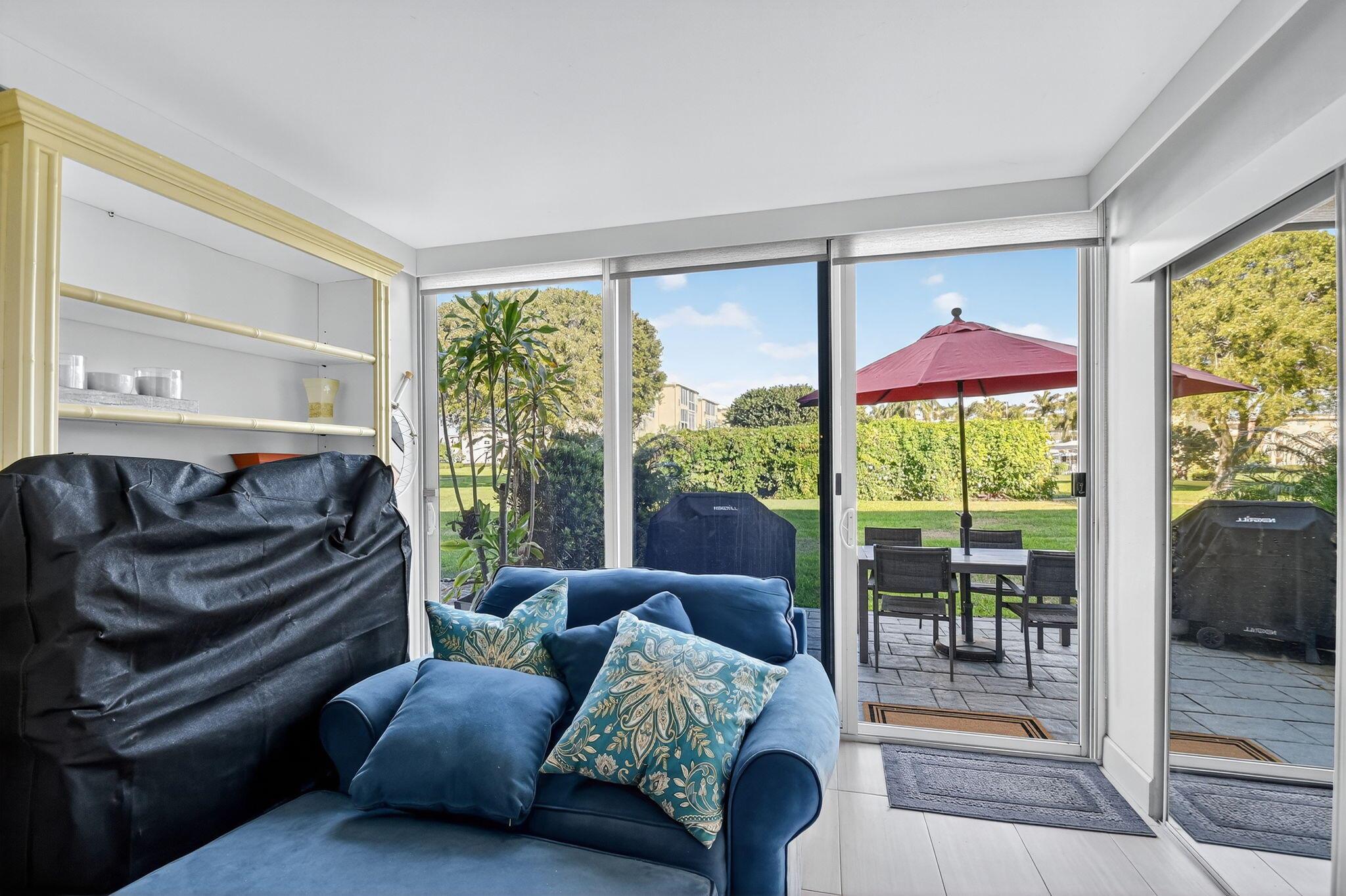 VILLAGE ROYALE ON THE GRE - Residential