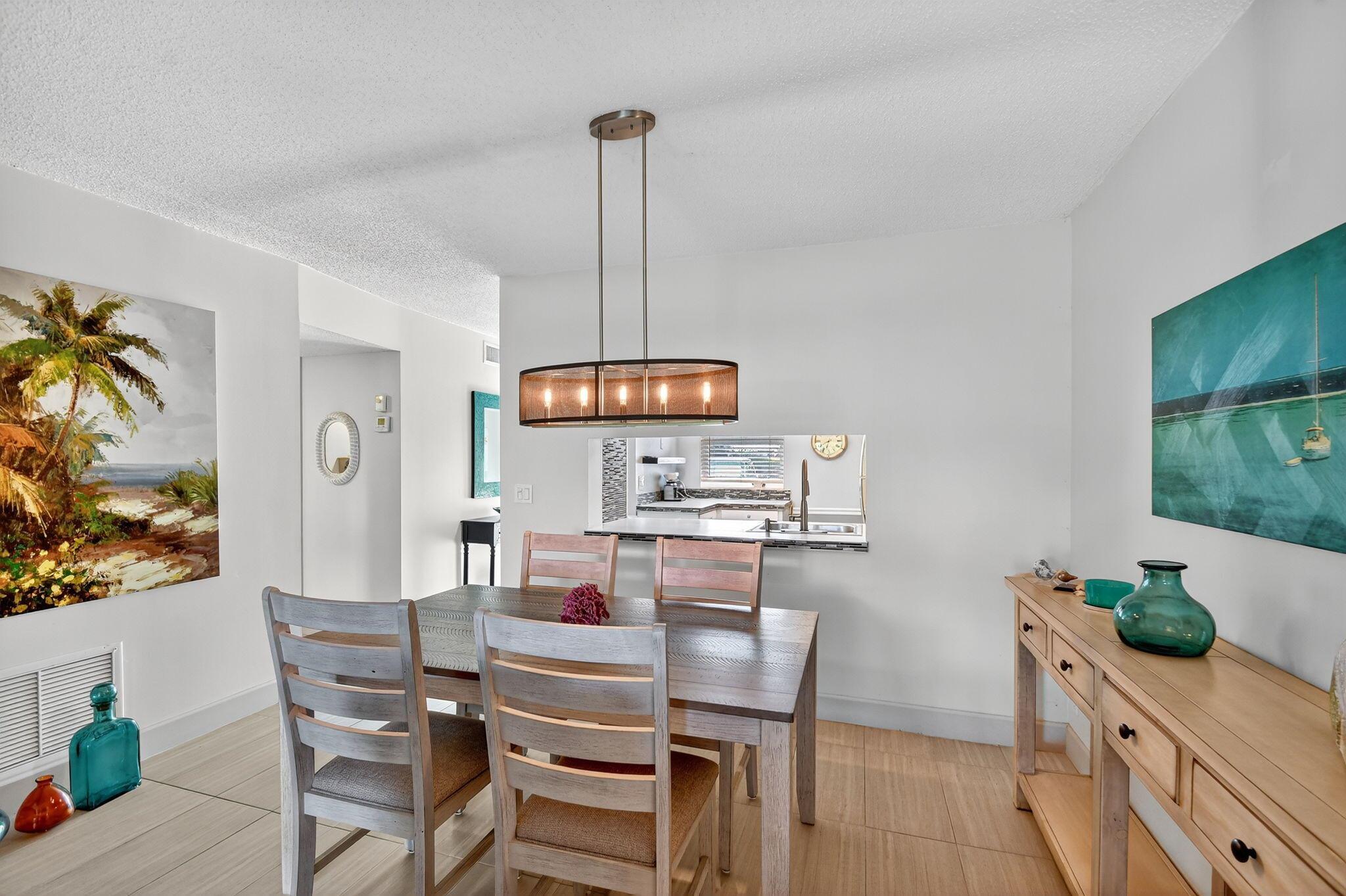 VILLAGE ROYALE ON THE GRE - Residential