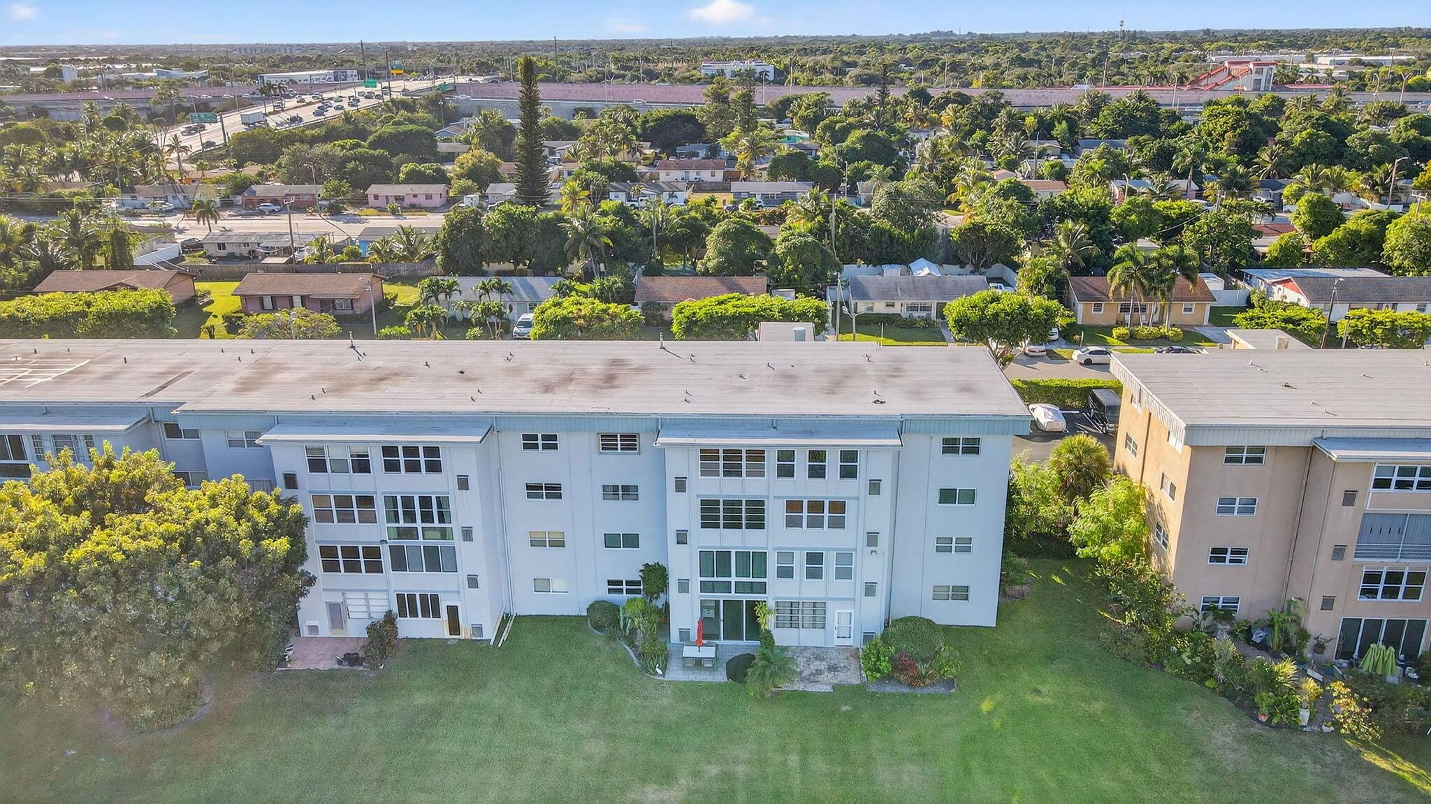 VILLAGE ROYALE ON THE GRE - Residential