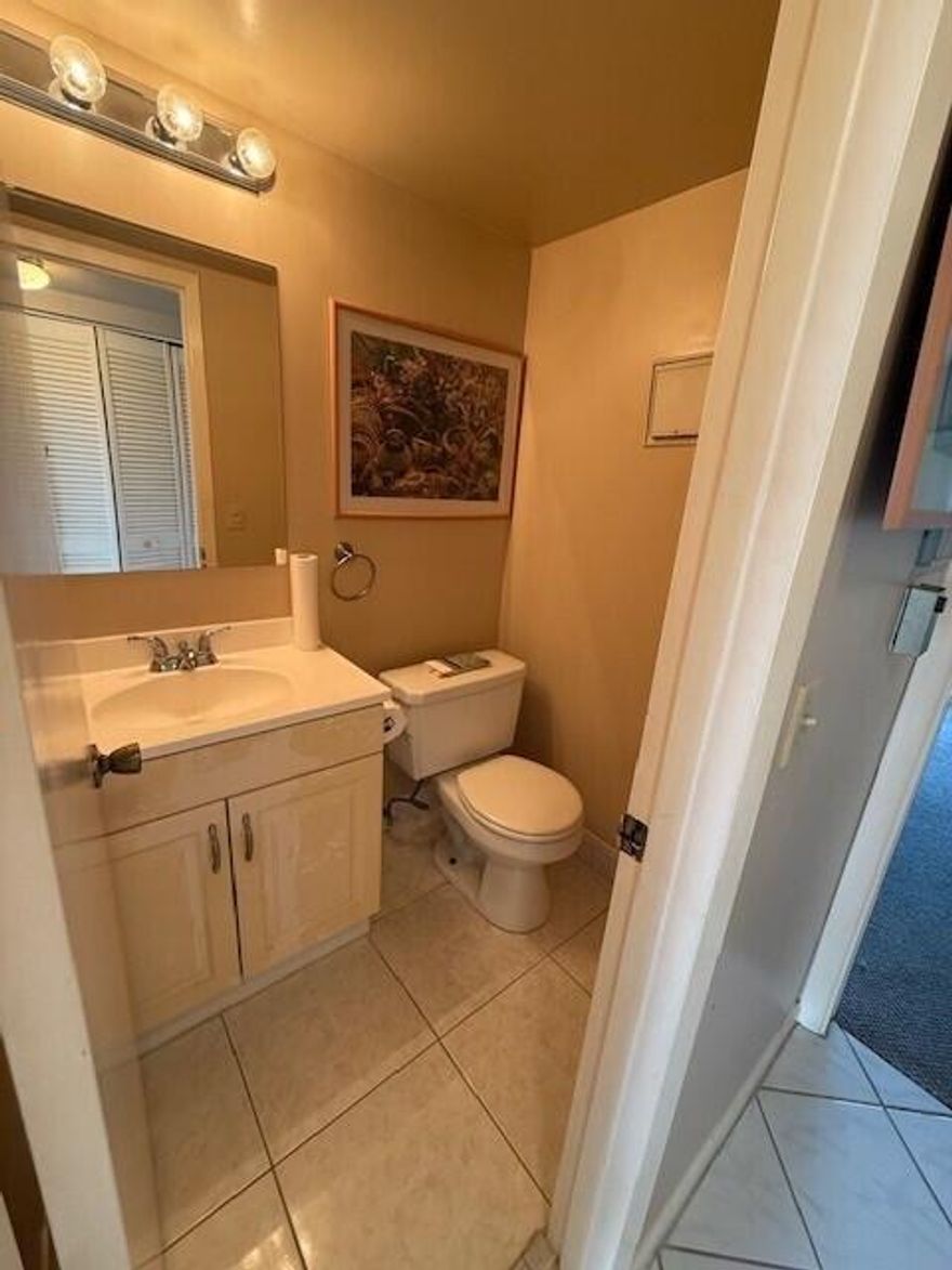 LIVE THE COUNTRY CLUB STYLE LIVING IN THIS GREAT COMMUNITY OF CENTURY VILLAGE . COMMUNITY OFFERS, CLUBHOUSE, POOL, THEATER, BUS SERVICE FOR RESIDENTS, MYRIADS OF CLUBS AND ACTIVITIES FOR RESIDENTS.
SECOND FLOOR UNIT 1 BEDROOM 1 1/2 BATH. BUILDING HAS ELEVATOR. COMMON LAUNDRY