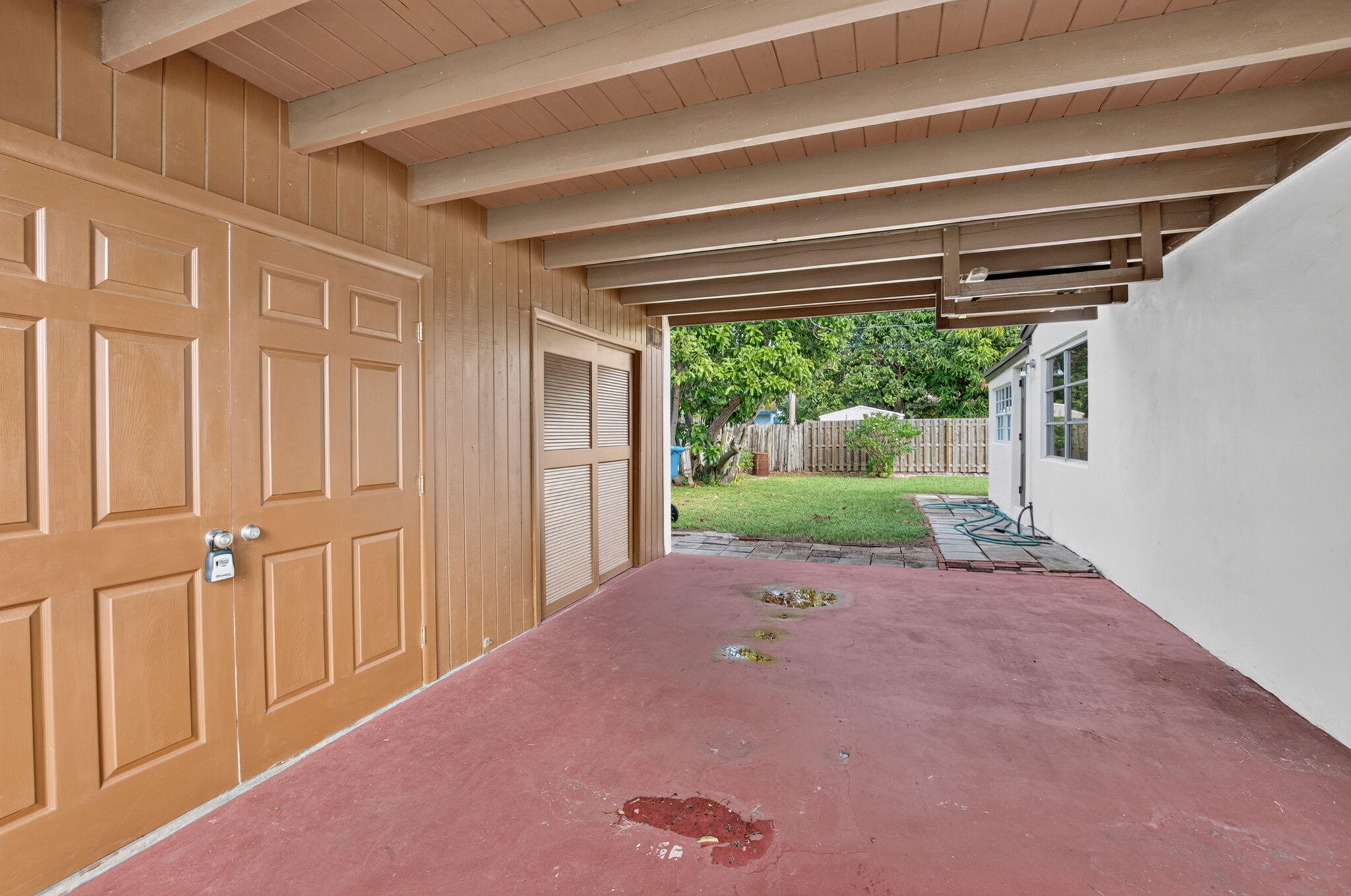 Properties 161 SE 28TH Avenue
