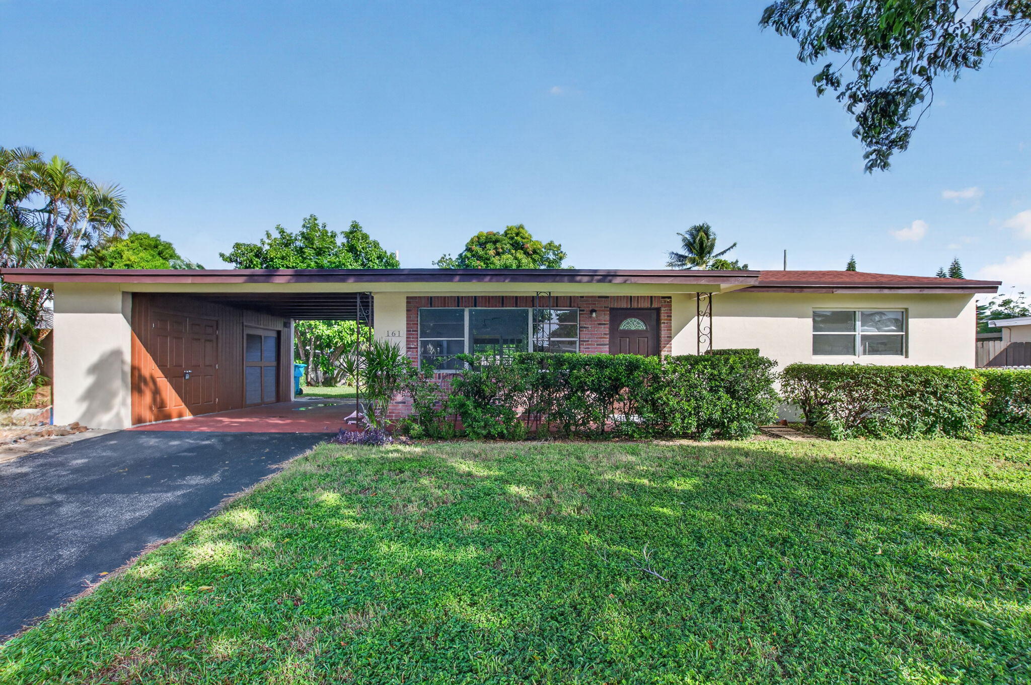 Properties 161 SE 28TH Avenue