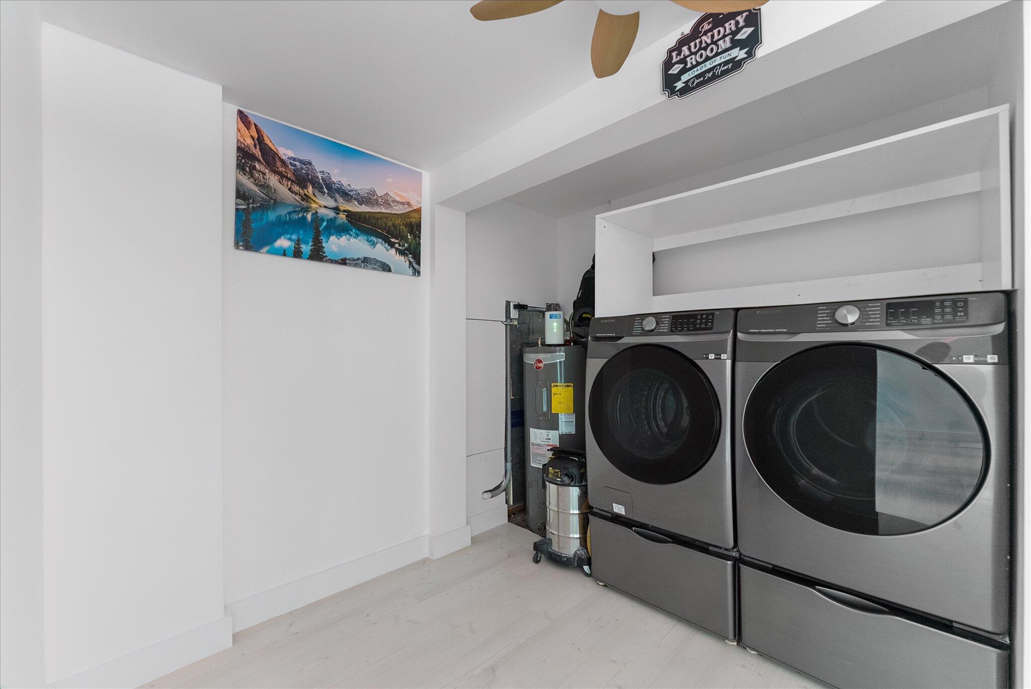 COUNTRY CLUB ACRES - Residential