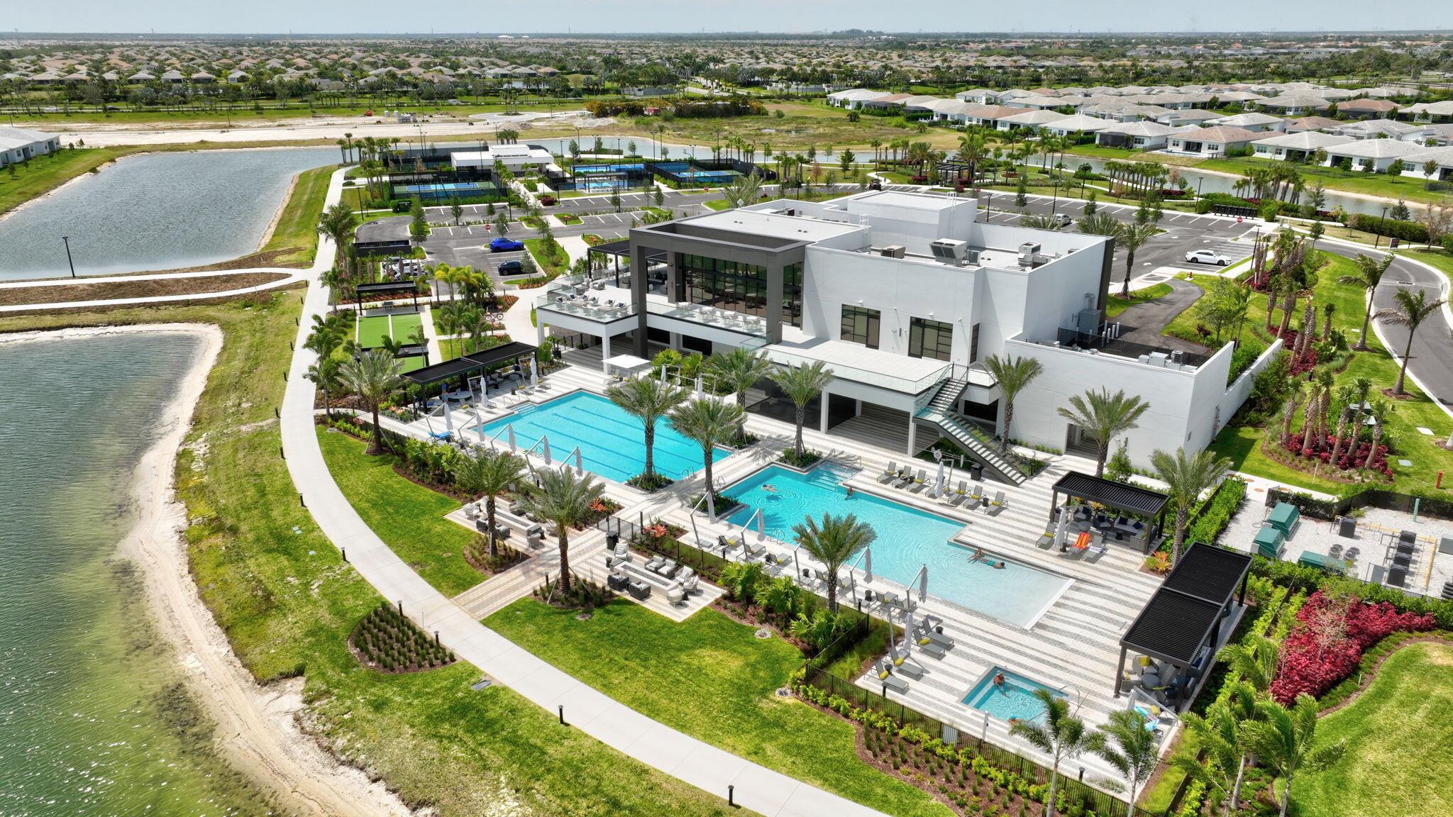 TELARO AT SOUTHERN GROVE - Residential