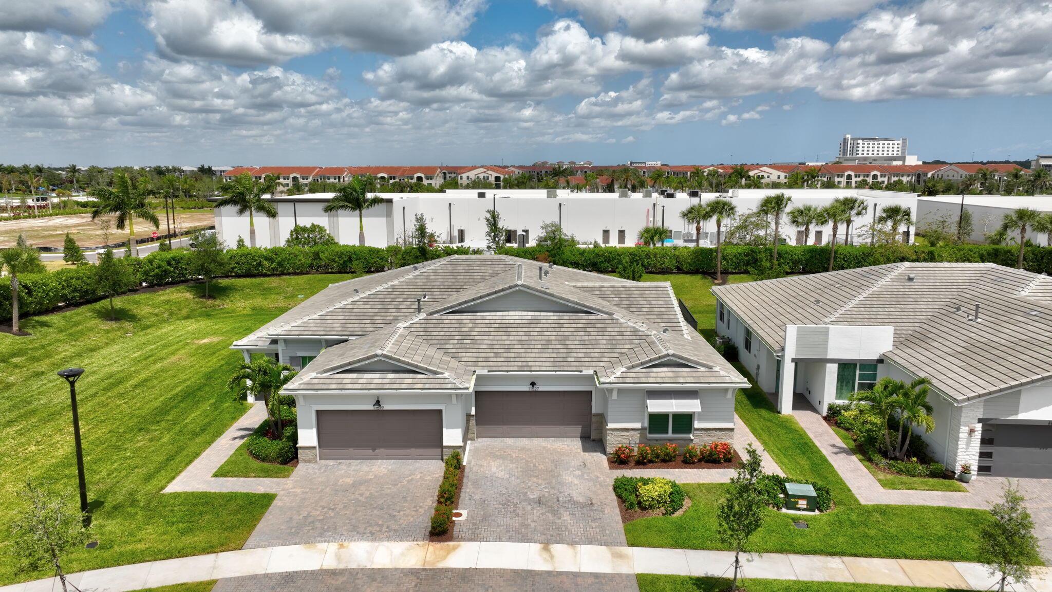 TELARO AT SOUTHERN GROVE - Residential