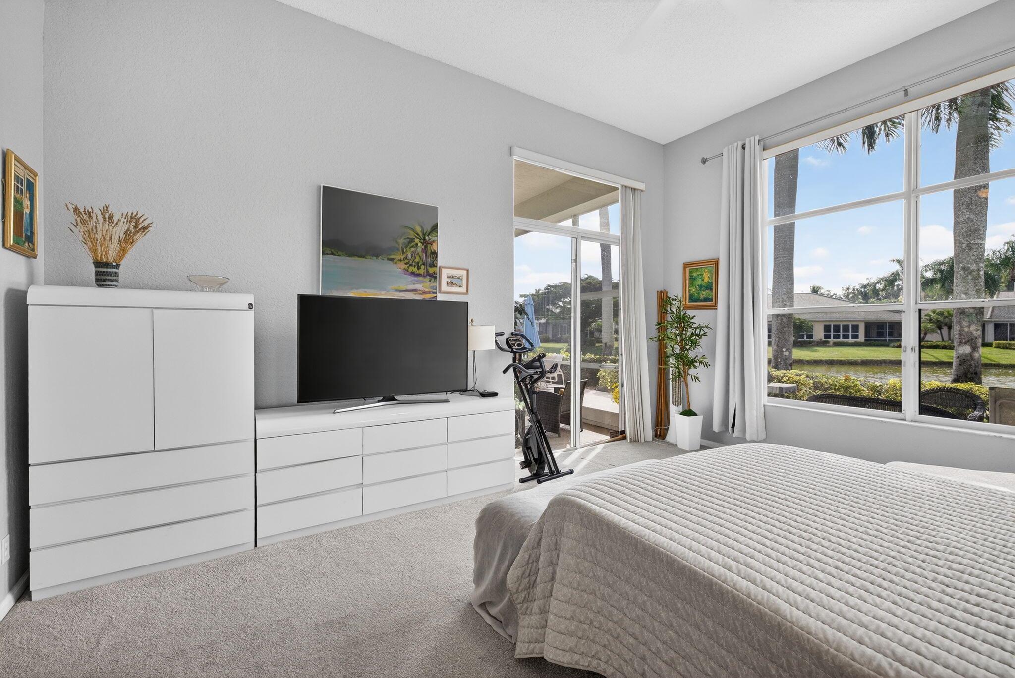 ABERDEEN /CARRINGTON LAKE - Residential