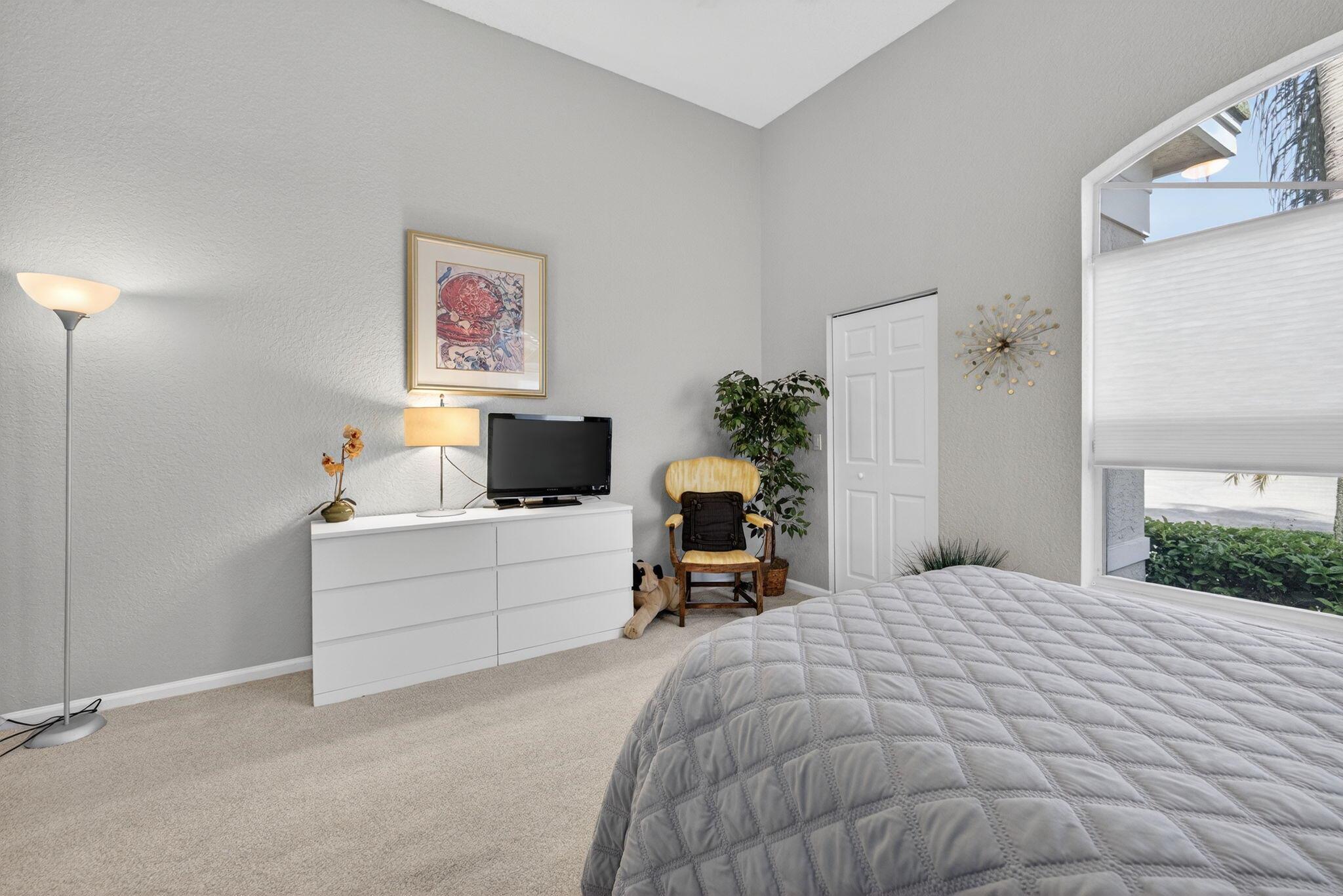 ABERDEEN /CARRINGTON LAKE - Residential