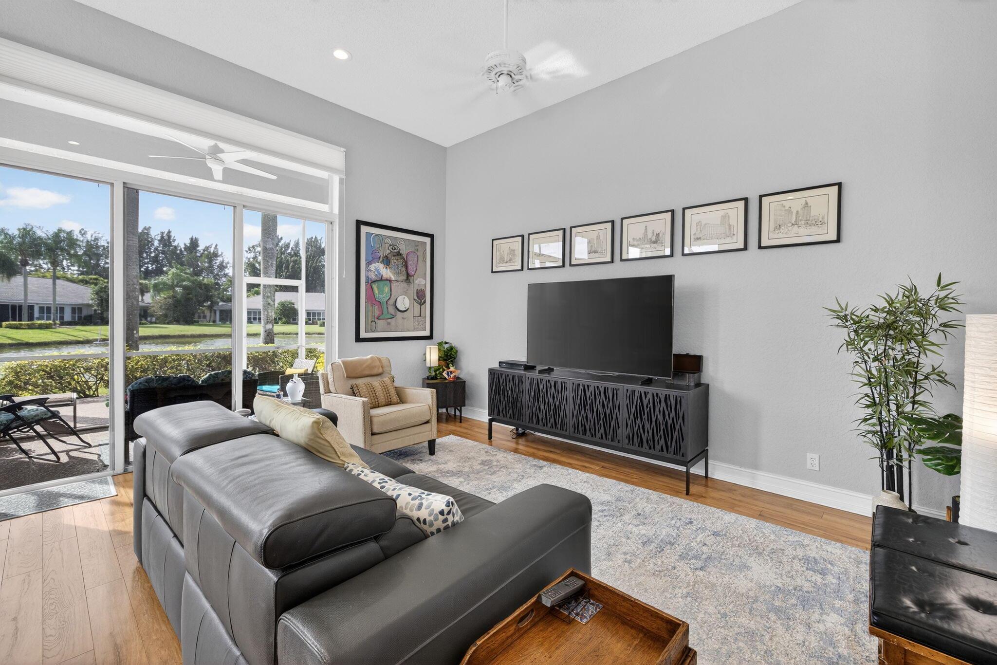 ABERDEEN /CARRINGTON LAKE - Residential